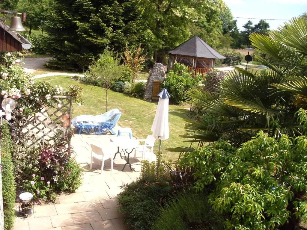 Garden view in Les Petites Chapelles