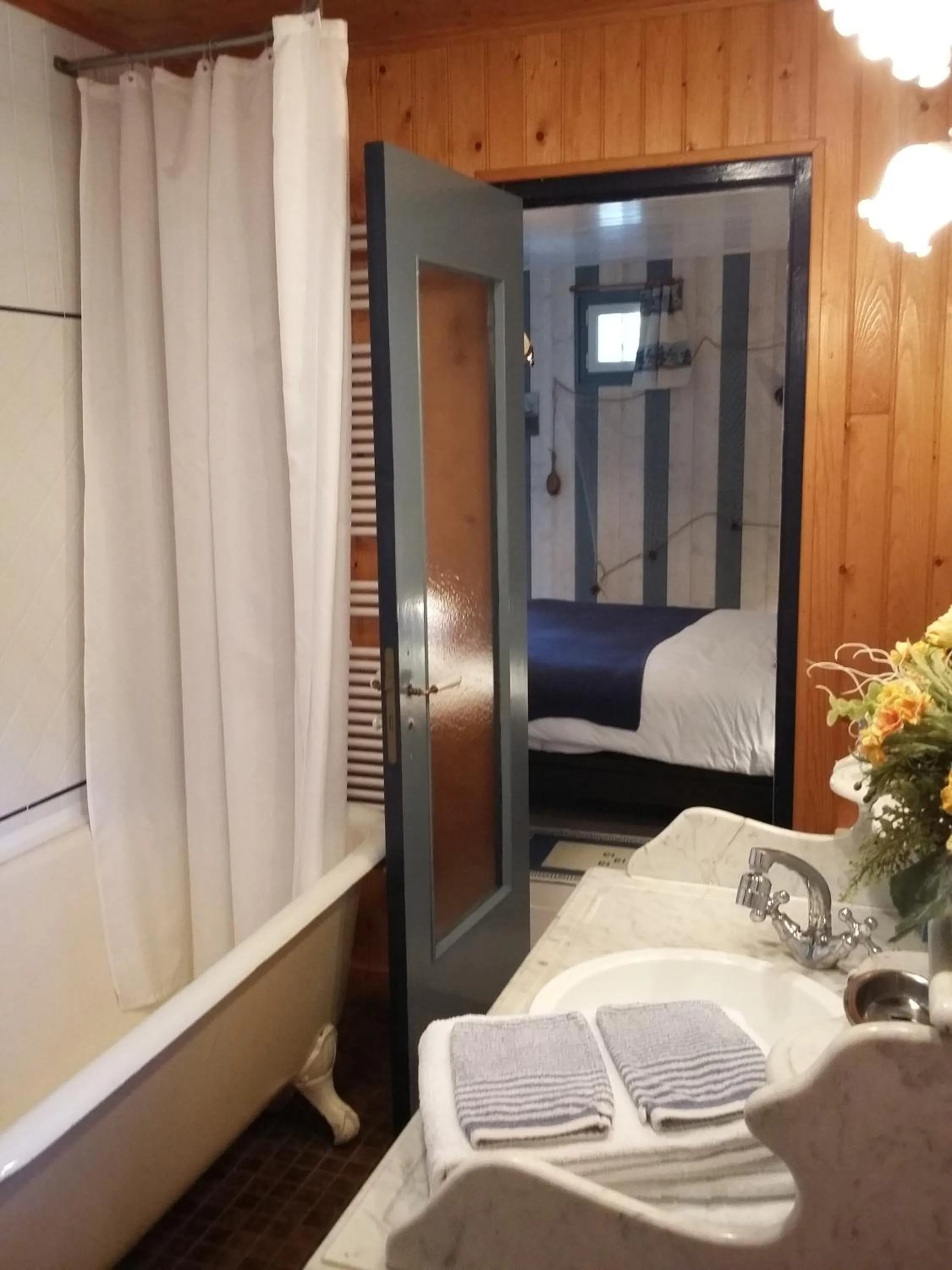 Bathroom in Les Petites Chapelles