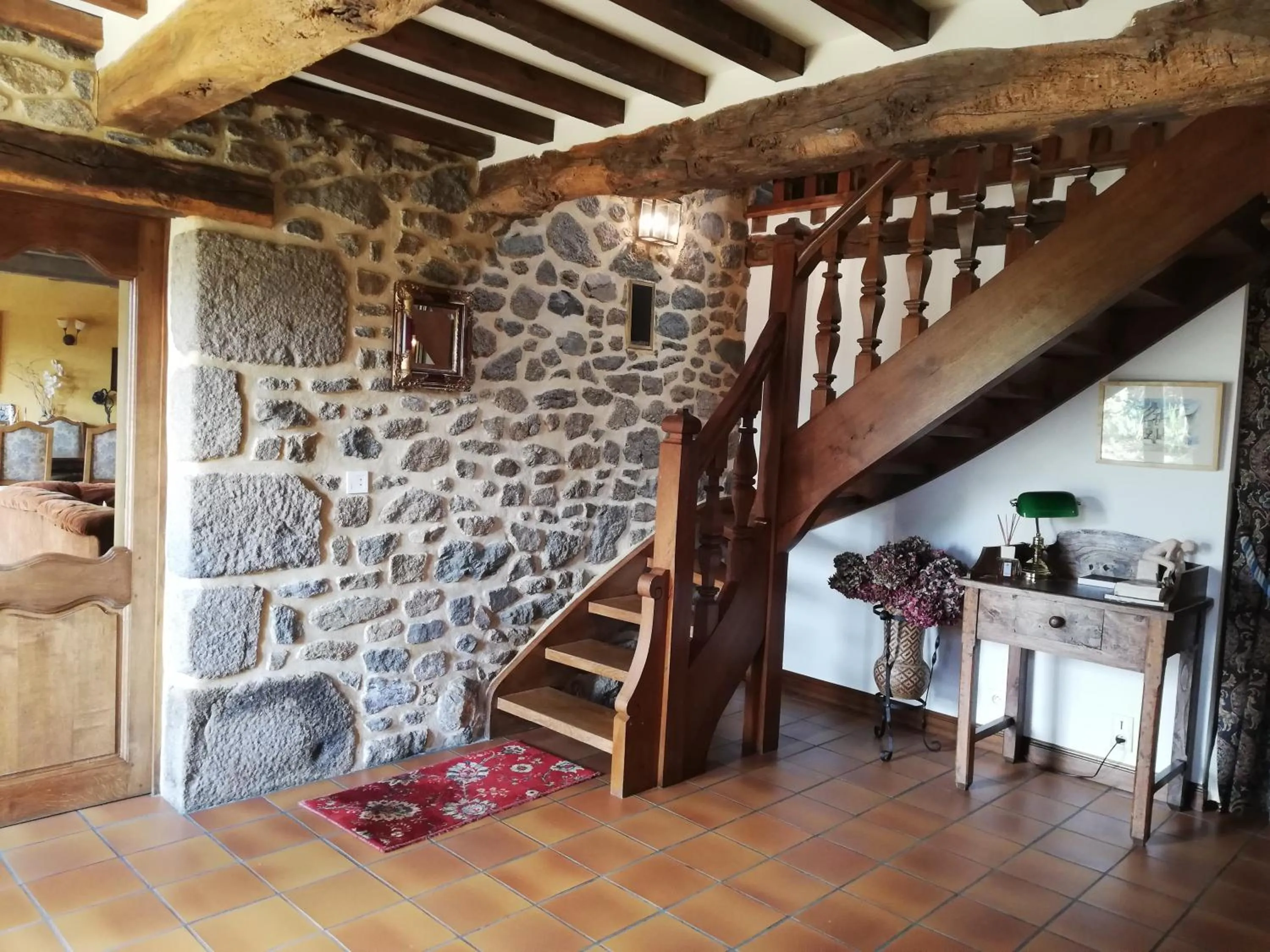 Facade/entrance in Les Petites Chapelles