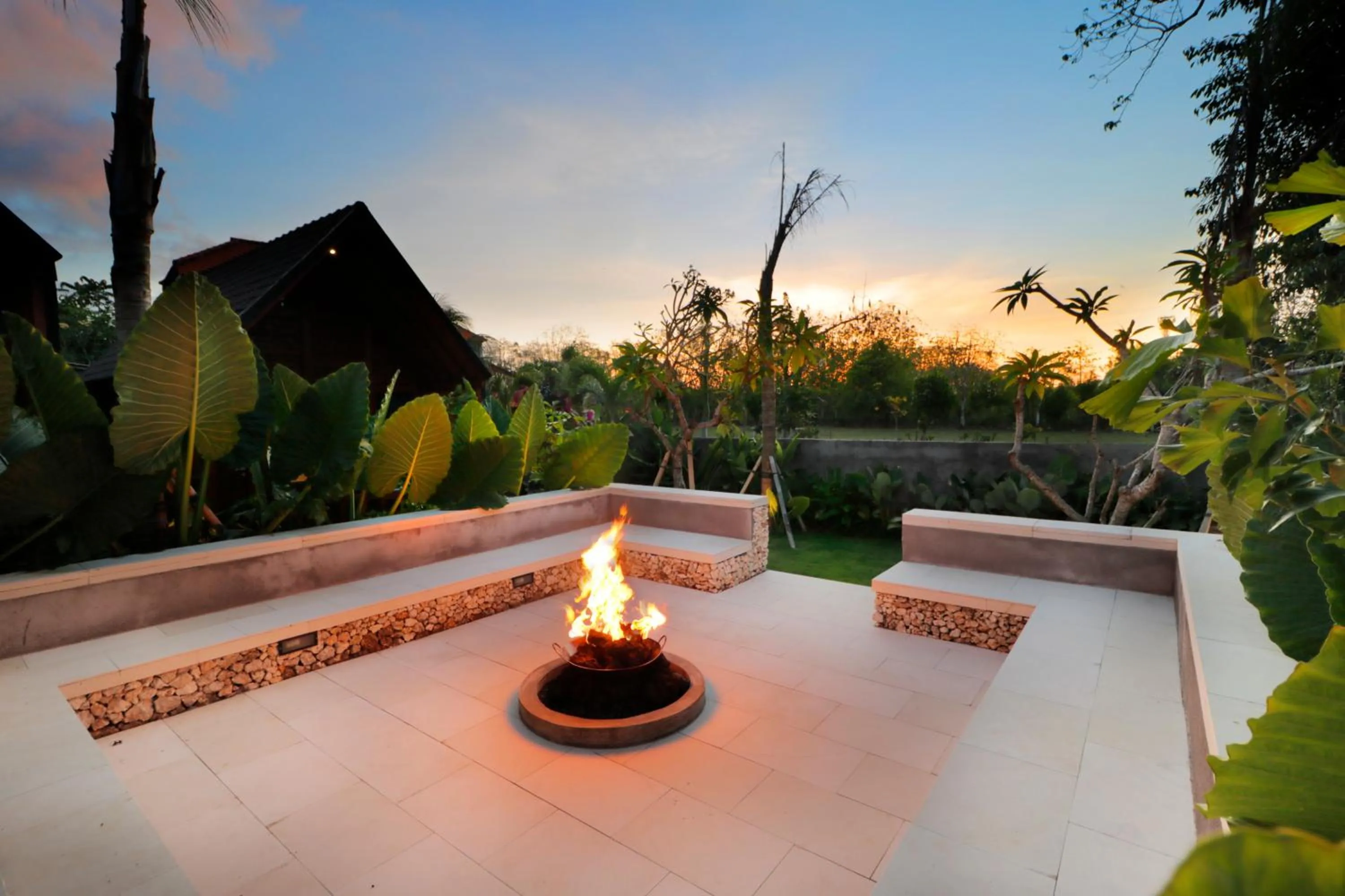 Sunset in Bingin Lodge Uluwatu