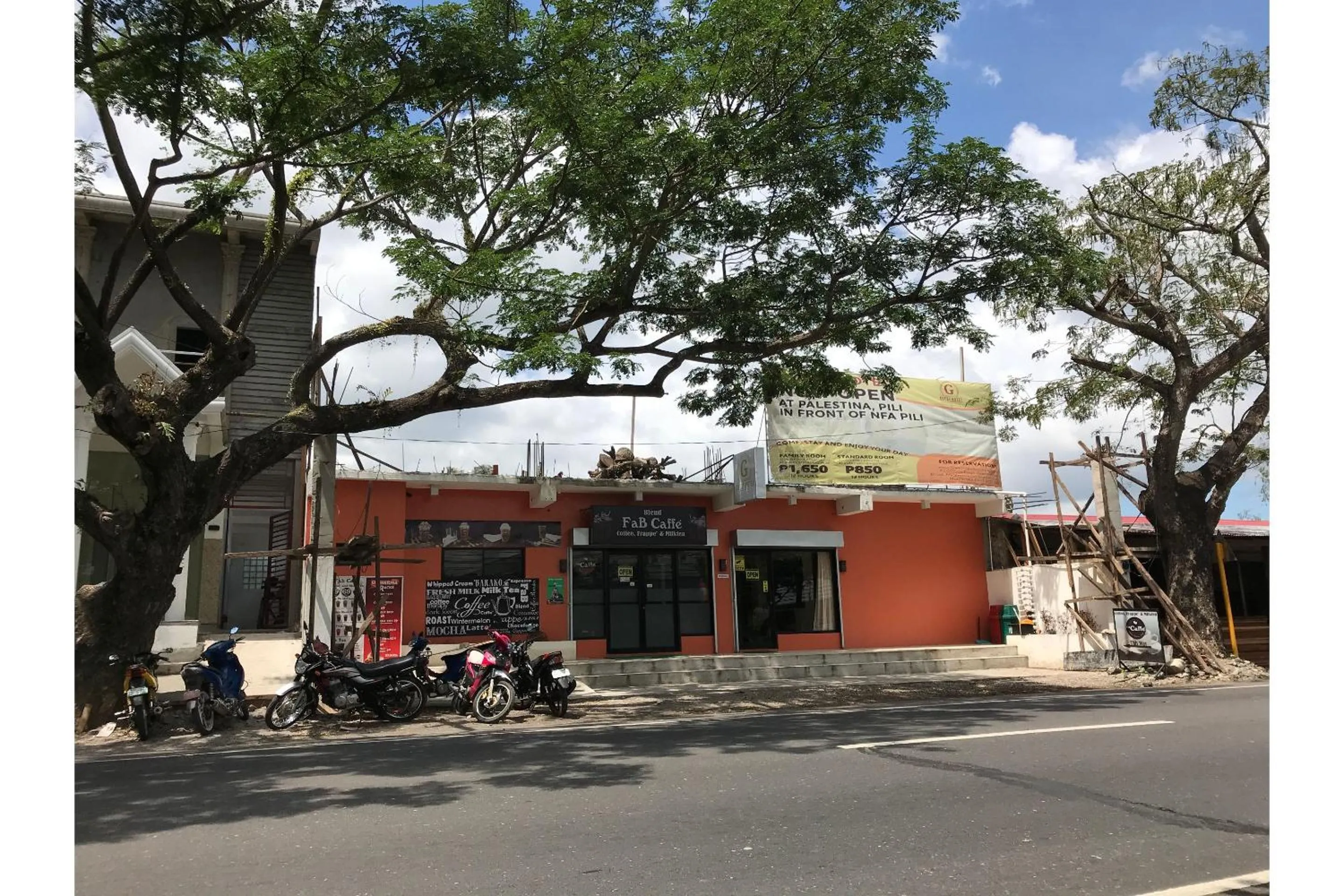 Facade/entrance in Guest Hotel