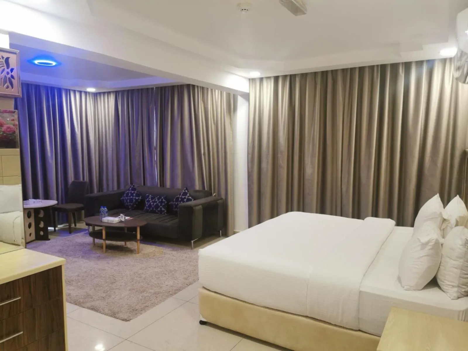 Bed in Diamond Star Hotel فندق النجمة الماسية