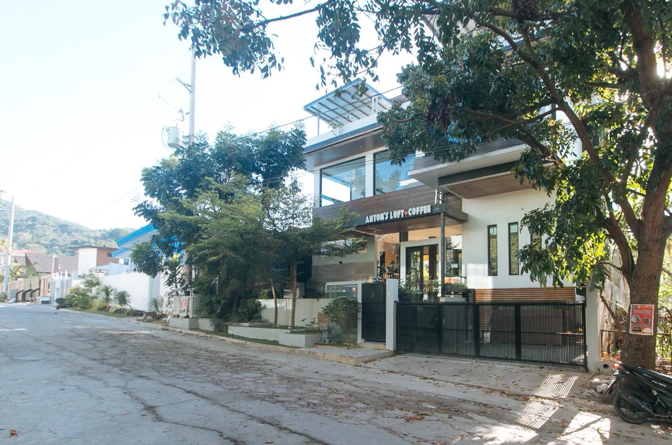 Property building in RedDoorz at Anton's Loft Designer Resort Pansol Calamba Laguna