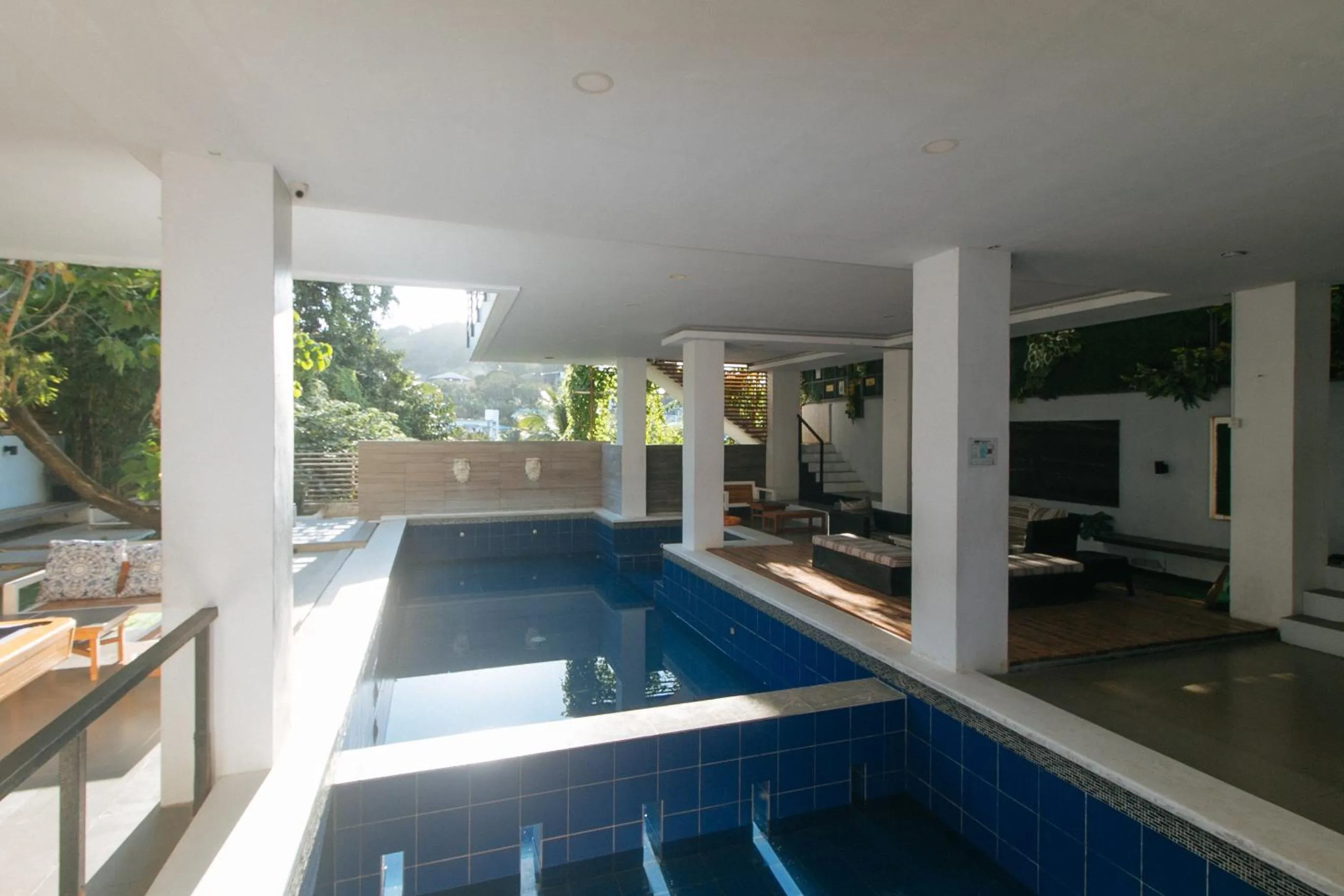 Swimming pool in RedDoorz at Anton's Loft Designer Resort Pansol Calamba Laguna