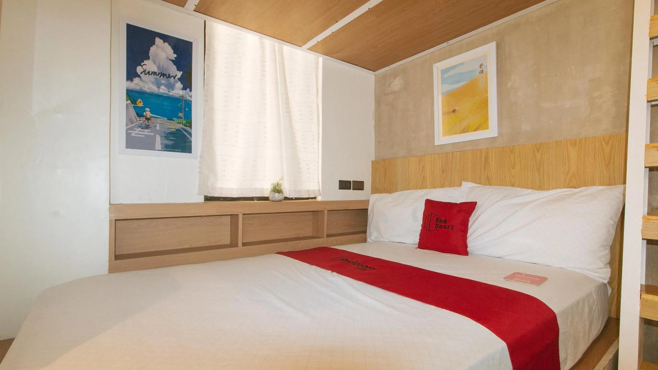 Photo of the whole room, Bed in RedDoorz at Anton's Loft Designer Resort Pansol Calamba Laguna