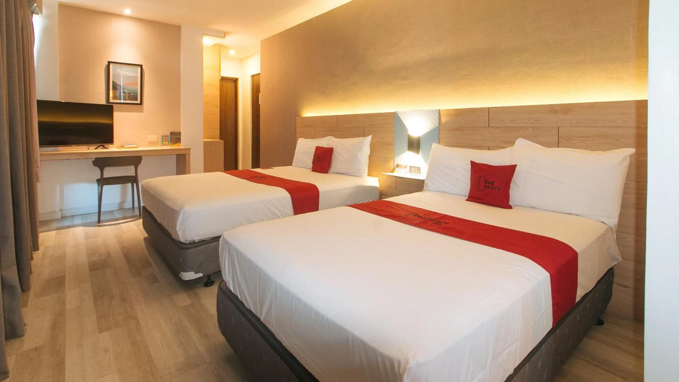 TV and multimedia, Bed in RedDoorz at Anton's Loft Designer Resort Pansol Calamba Laguna