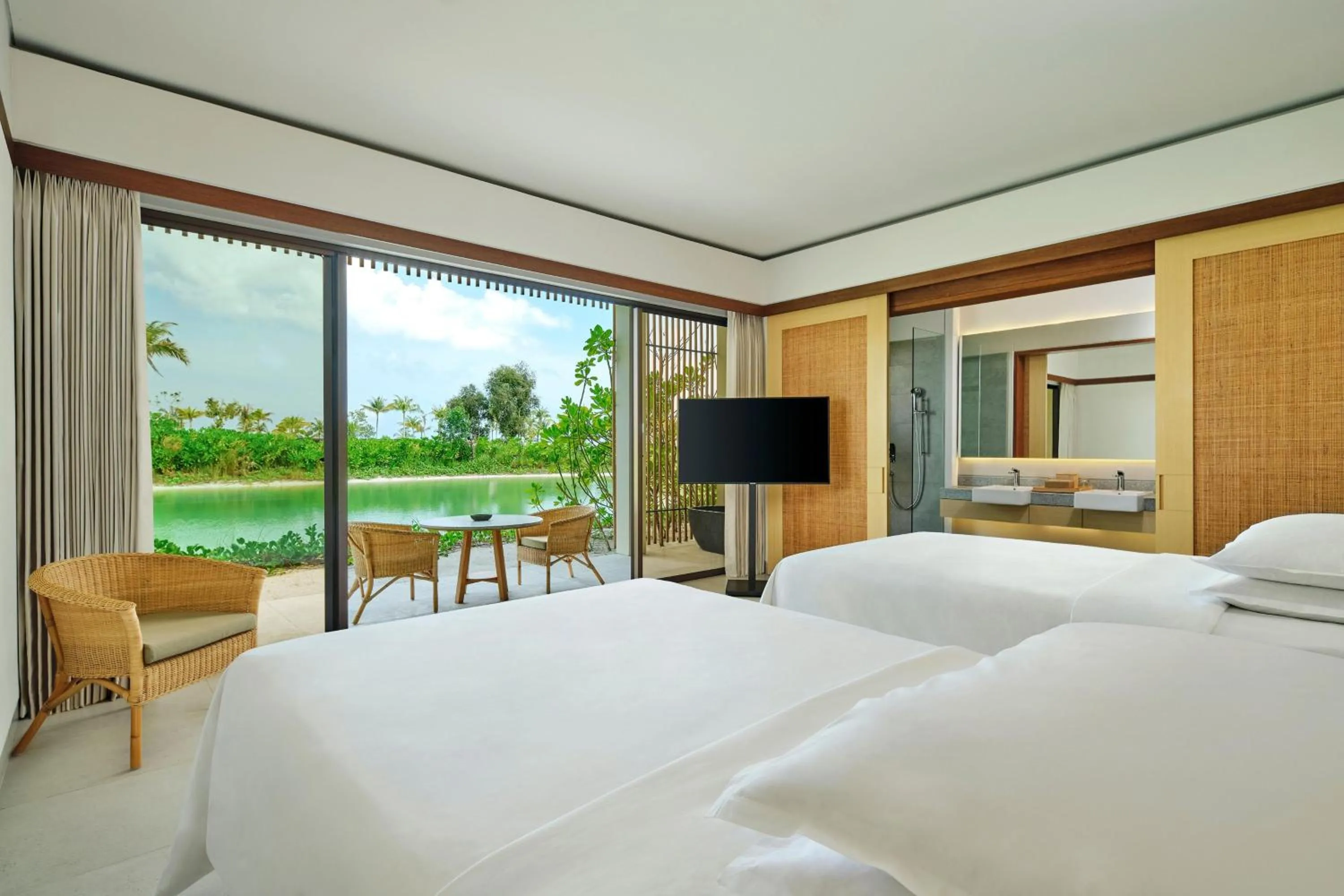 Photo of the whole room, Bed in Sheraton Belitung Resort