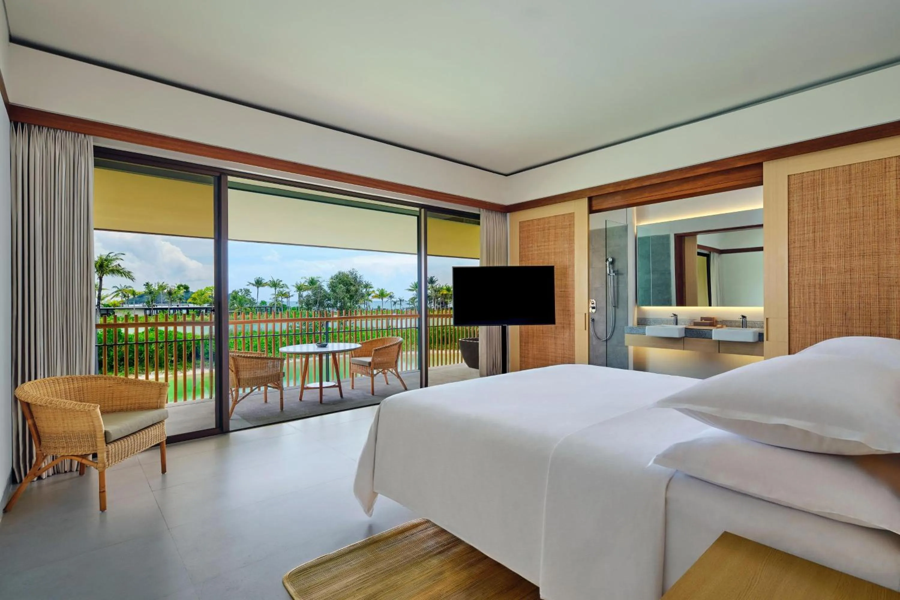 Photo of the whole room, Bed in Sheraton Belitung Resort