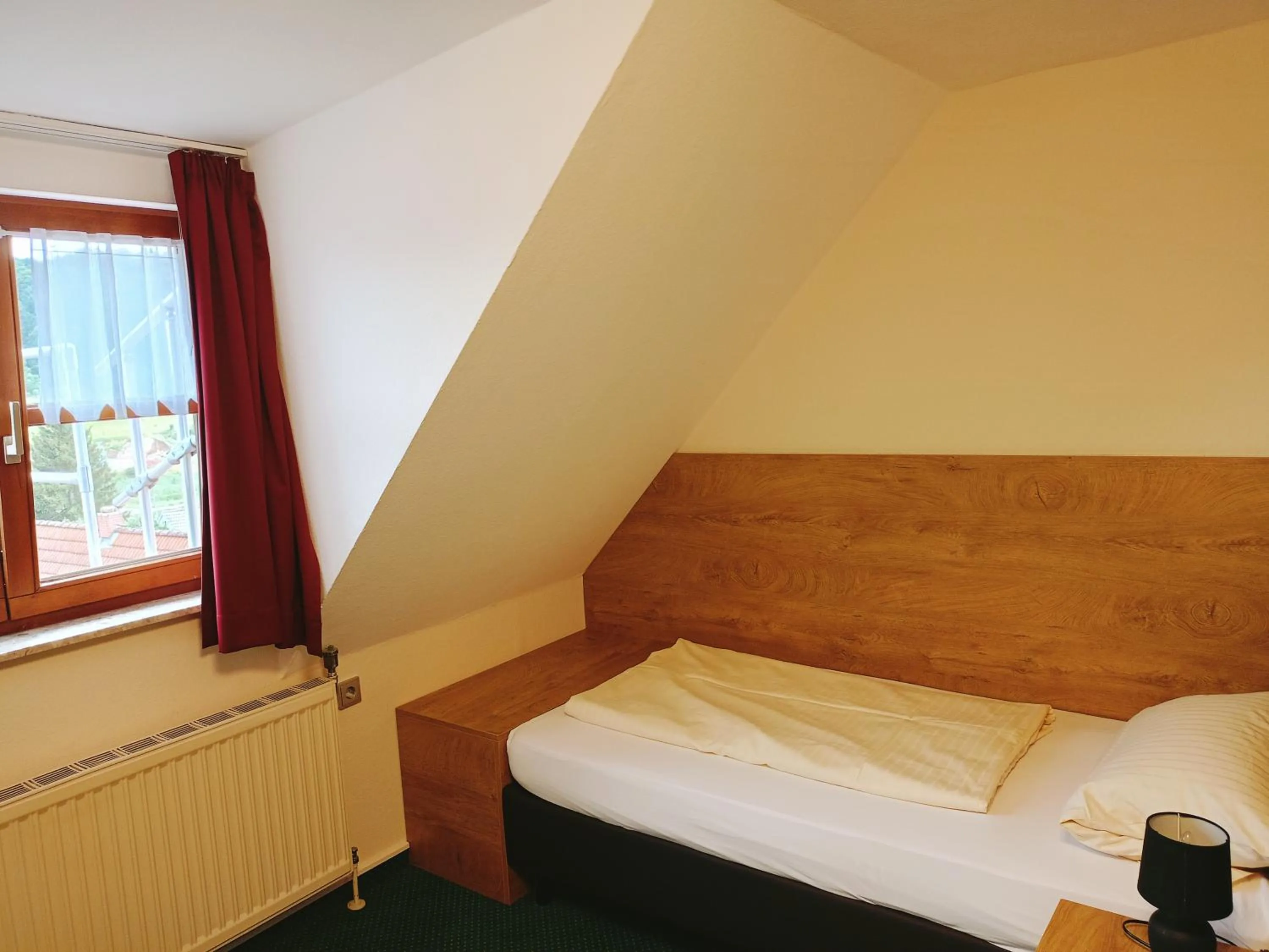 Bed in Hotel Gasthof Zum Löwen