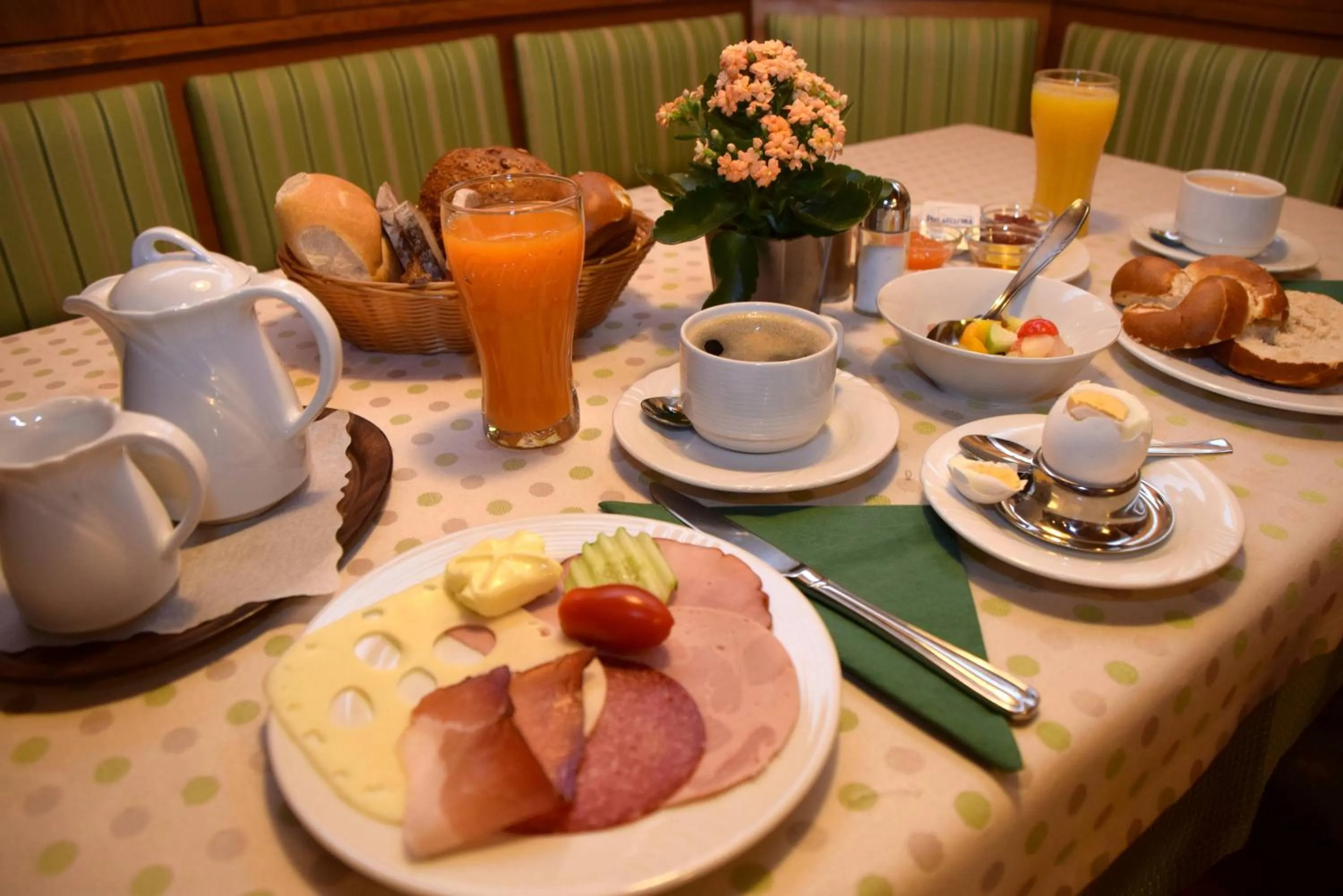 Breakfast in Hotel Gasthof Zum Löwen