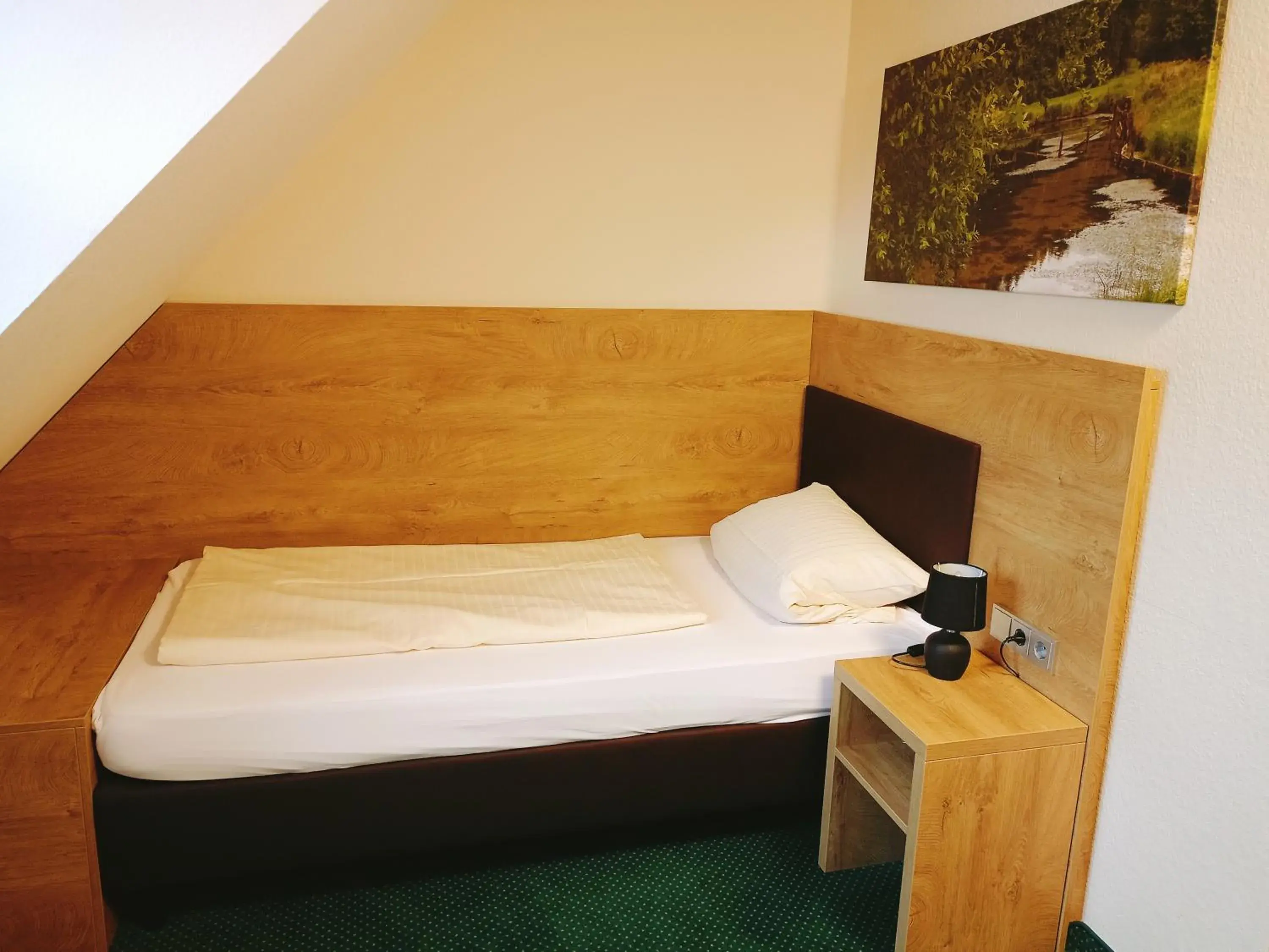 Standard Twin Room in Hotel Gasthof Zum Löwen Standard Twin Room in Hotel Gasthof Zum Löwen