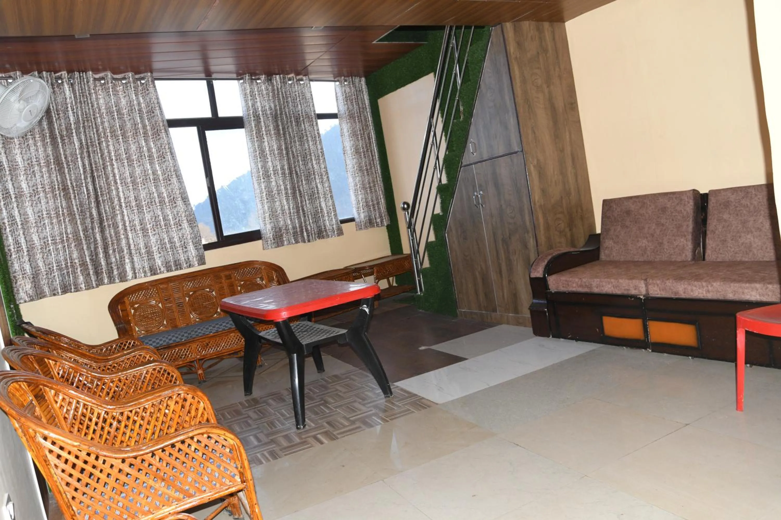 Lobby or reception in Hotel Mountain View And Rooftop Restaurant