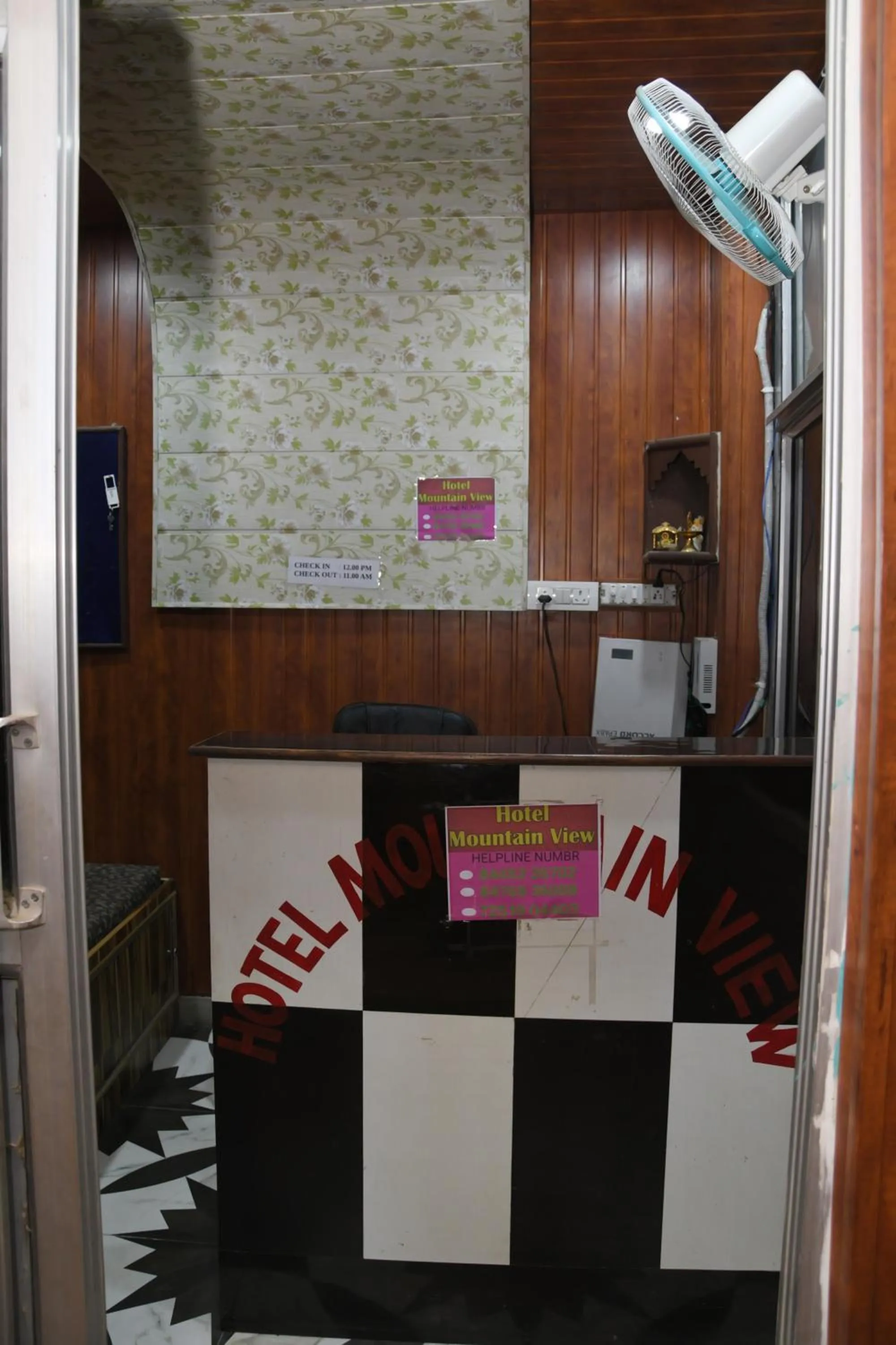 Lobby or reception in Hotel Mountain View And Rooftop Restaurant