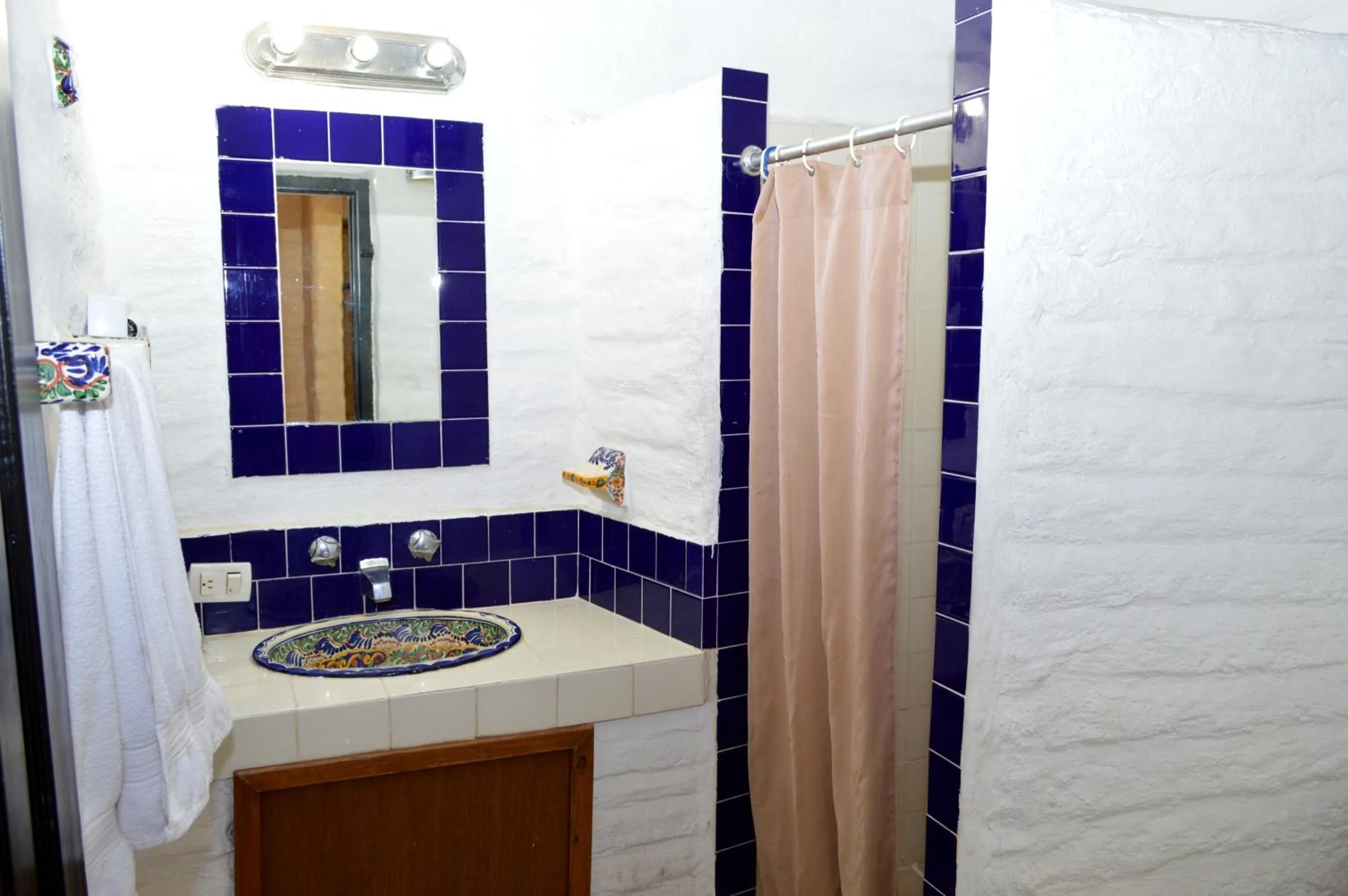 Photo of the whole room in Hotel El Rancho