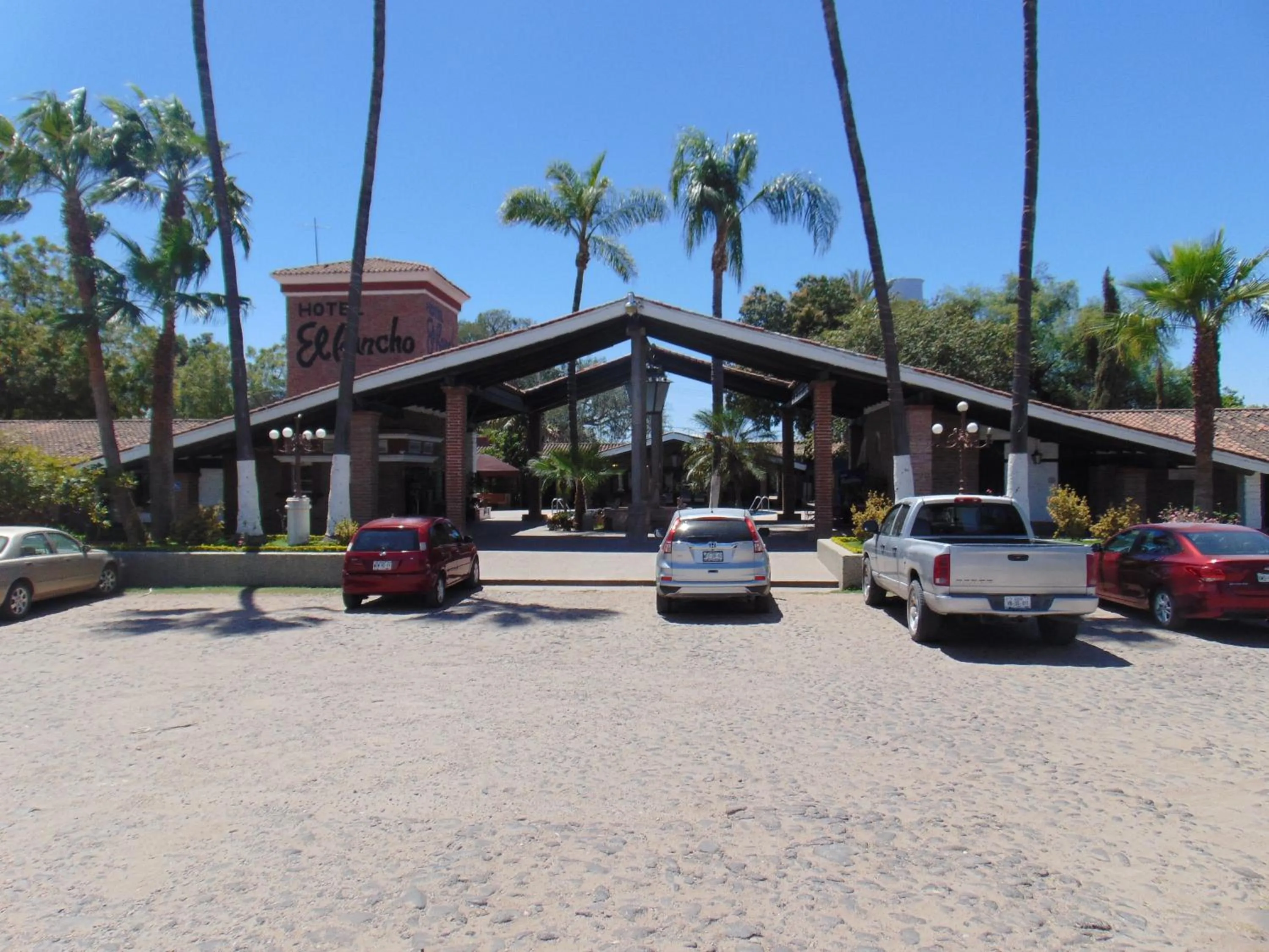 Parking in Hotel El Rancho