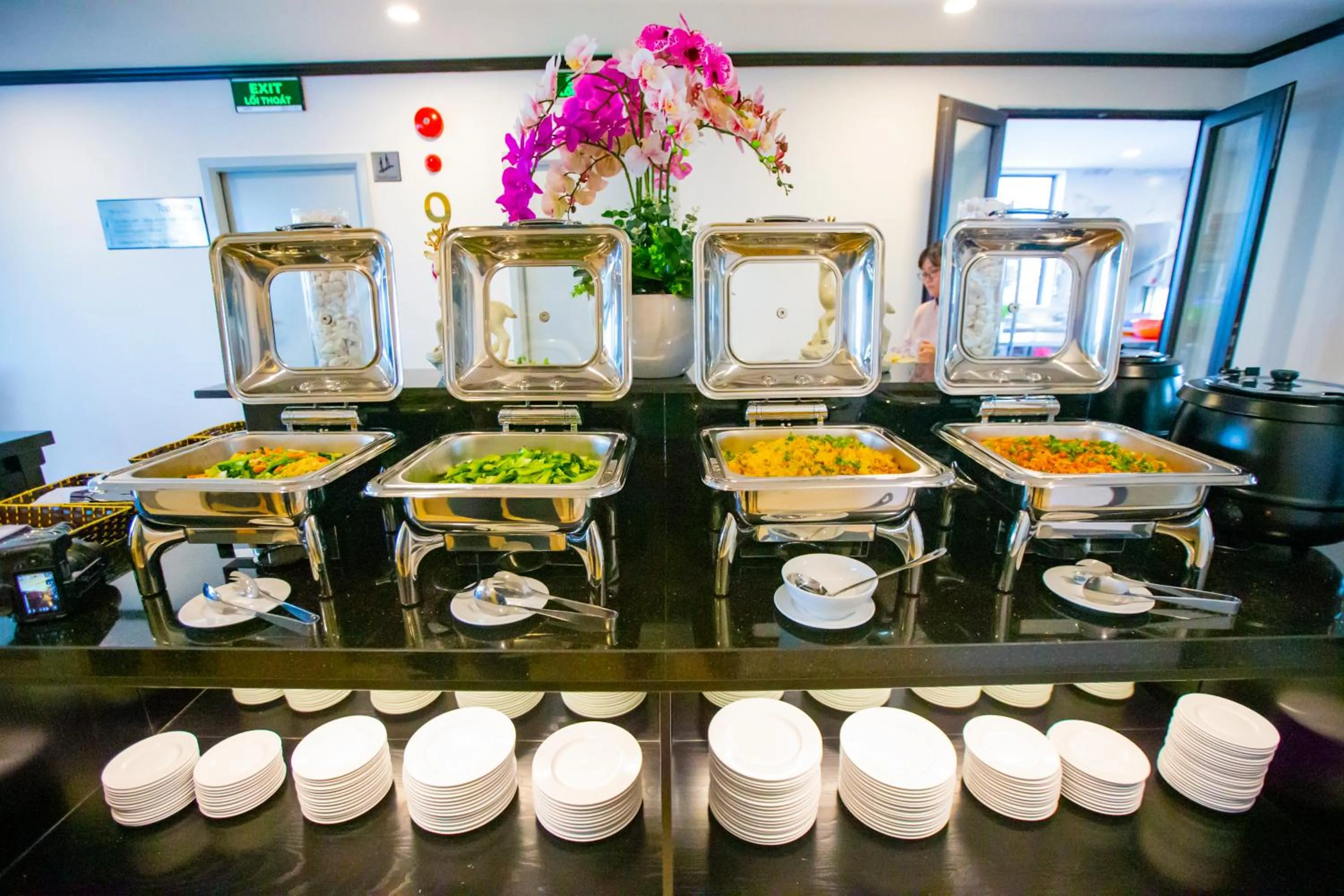 Restaurant/places to eat in Pharaoh Boutique Hotel Danang