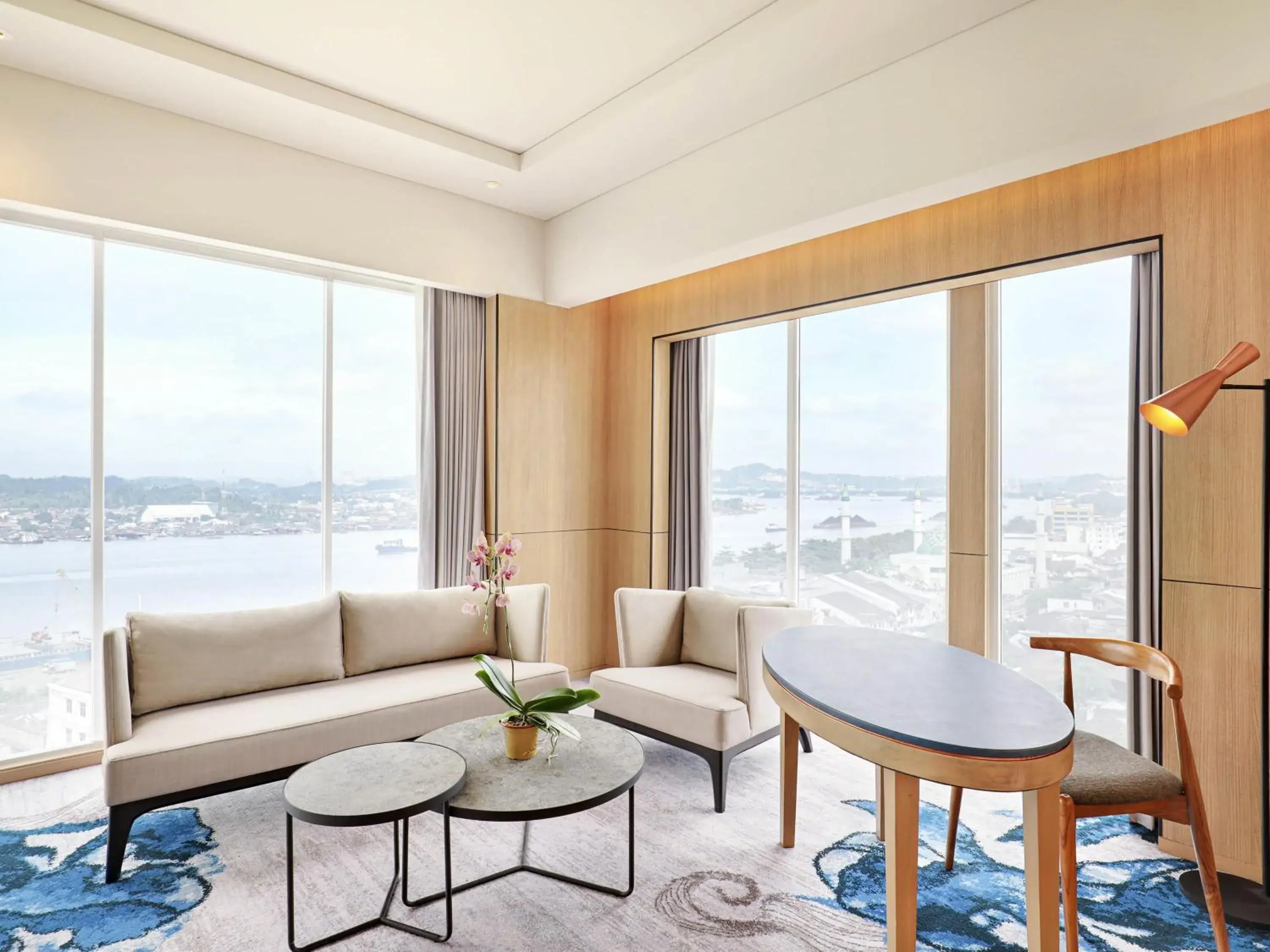 Deluxe King Suite with River View in Mercure Samarinda Deluxe King Suite with River View in Mercure Samarinda