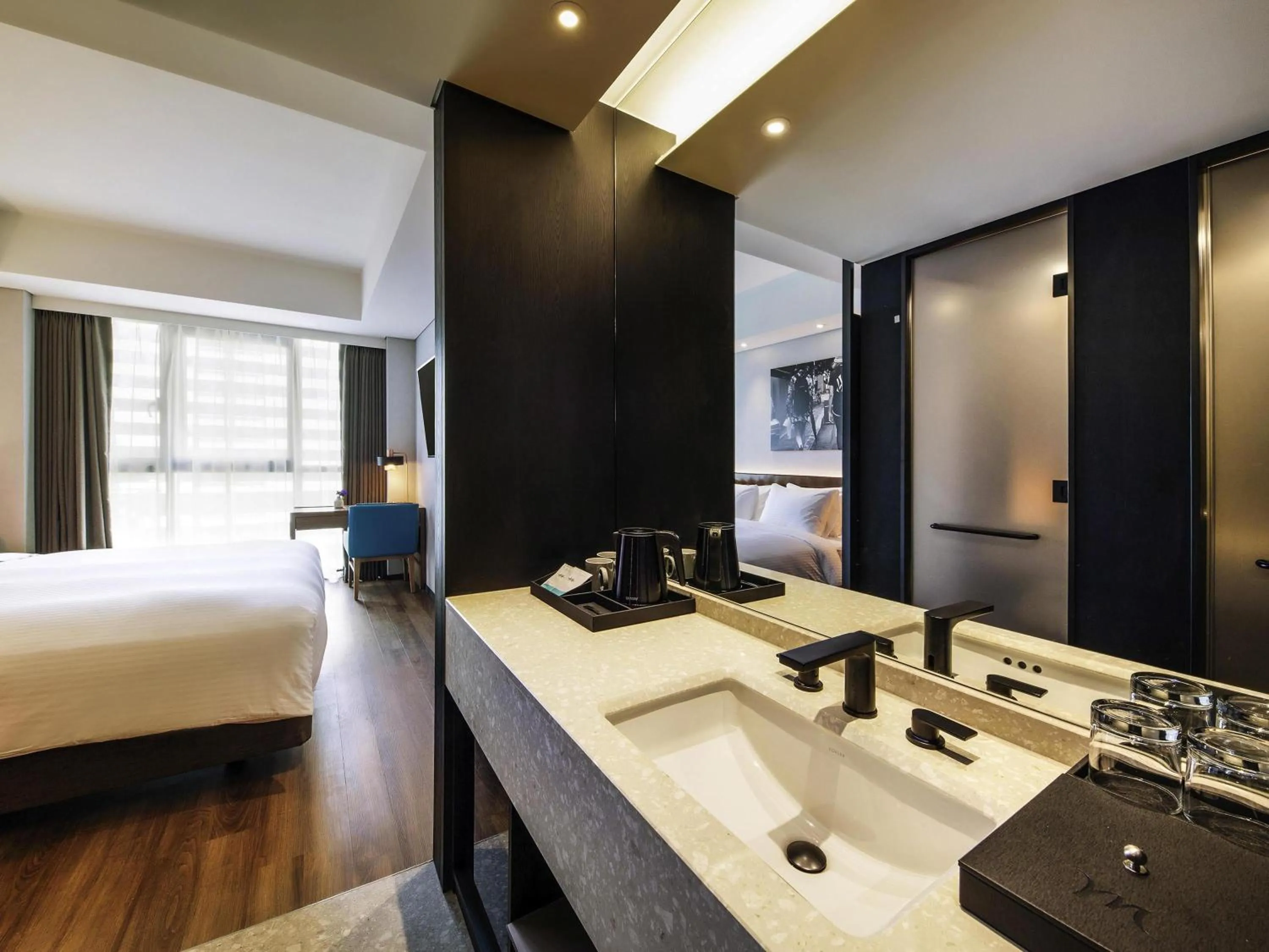 Bedroom, Bed in Mercure Ambassador Seoul Hongdae