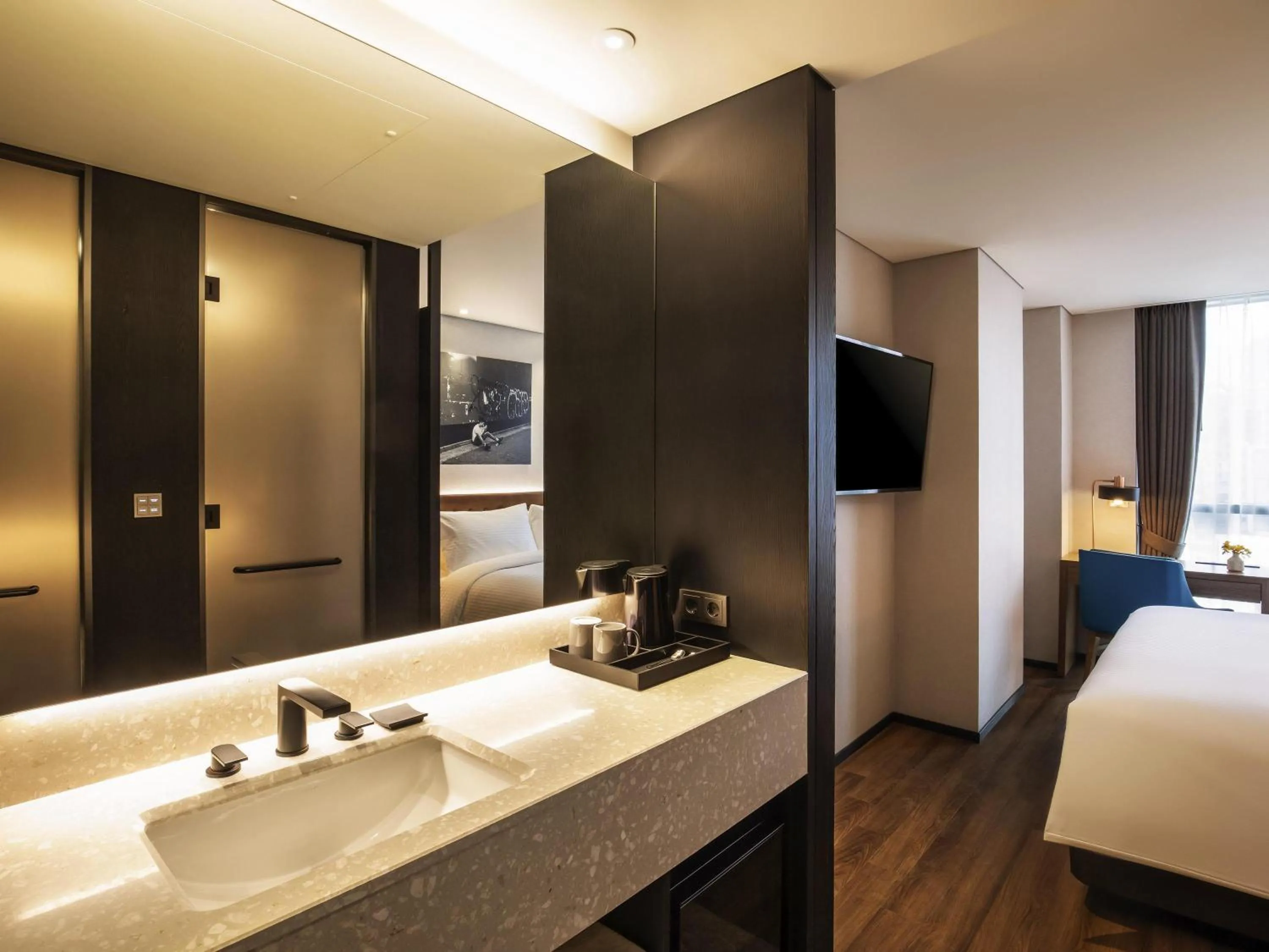 Bedroom, Bed in Mercure Ambassador Seoul Hongdae