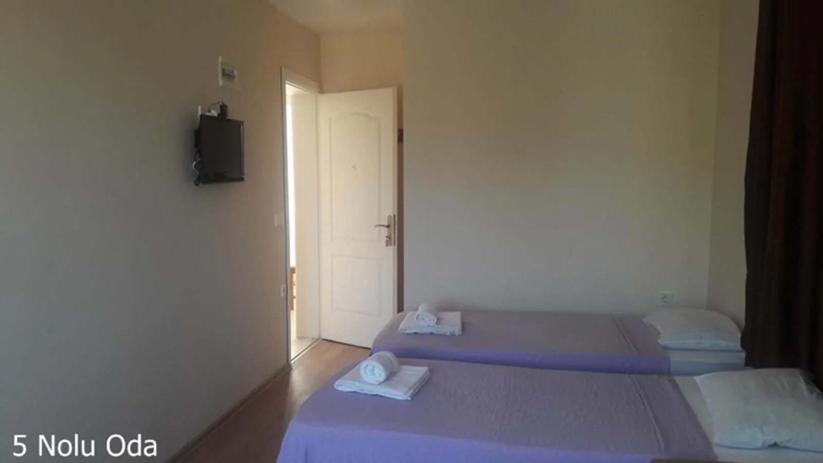 Photo of the whole room, Bed in Çamlaraltıpansiyon