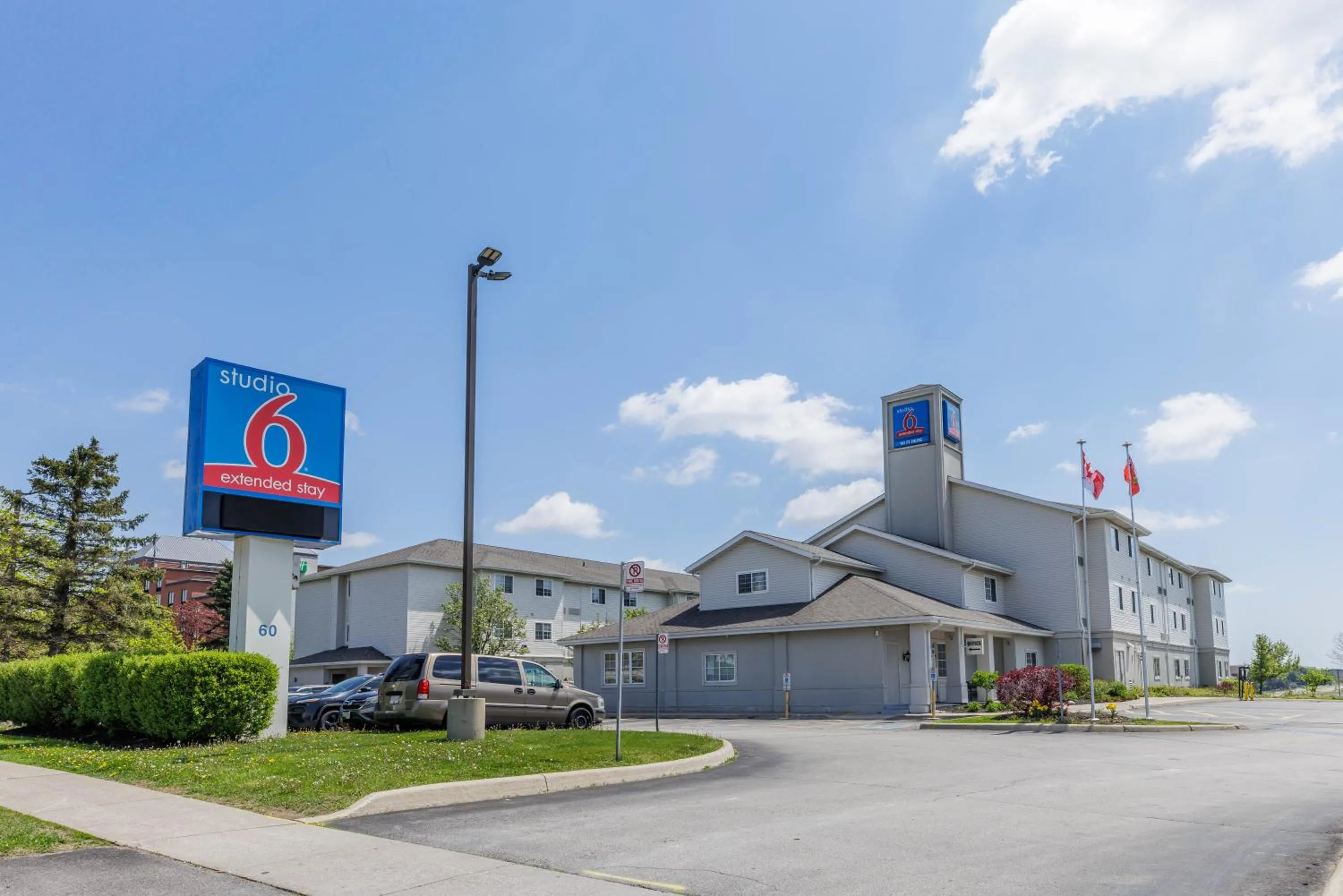 Property building in Studio 6 Toronto - Mississauga with Kitchenettes