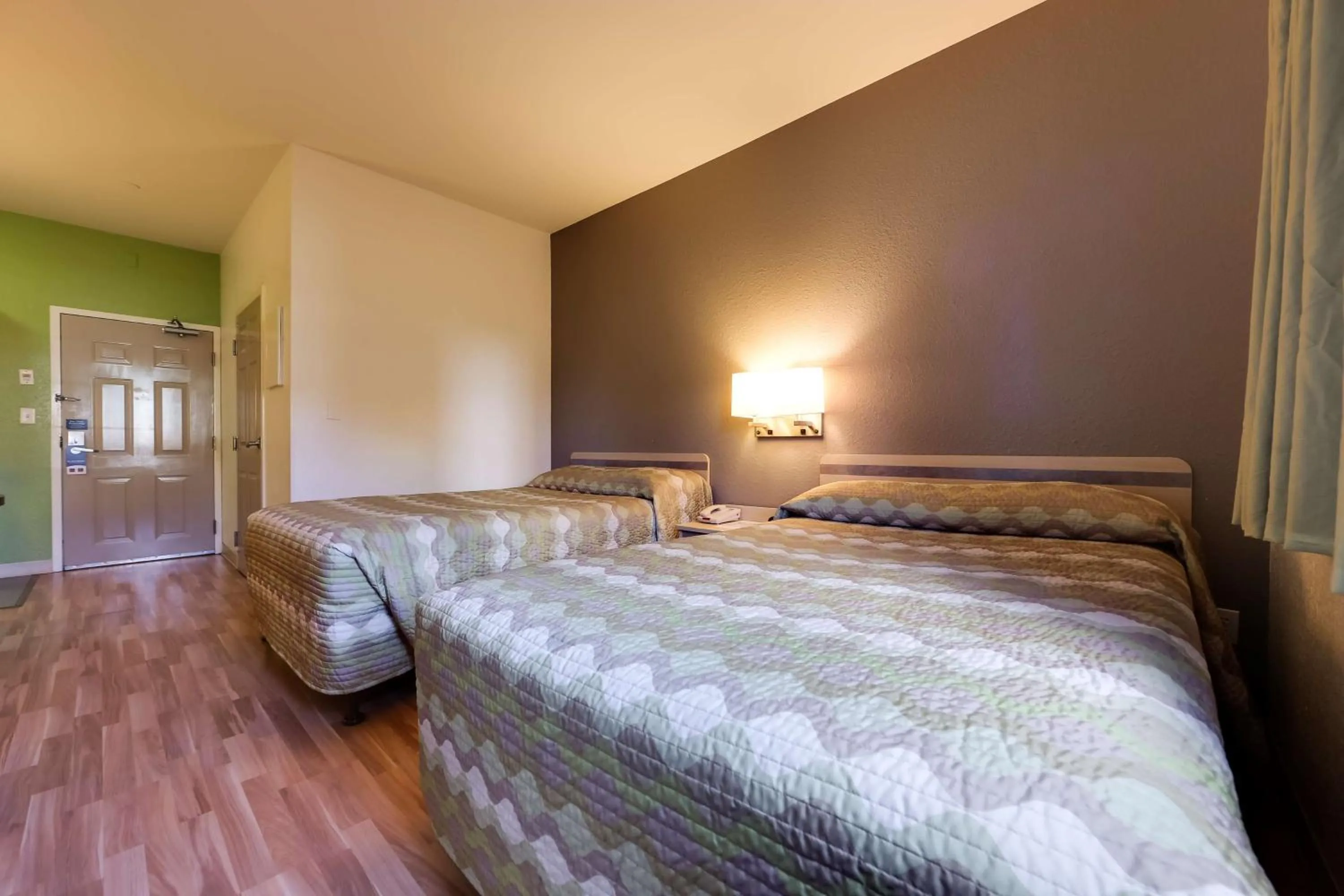 Quadruple Room - Non-Smoking in Studio 6 Toronto - Mississauga with Kitchenettes