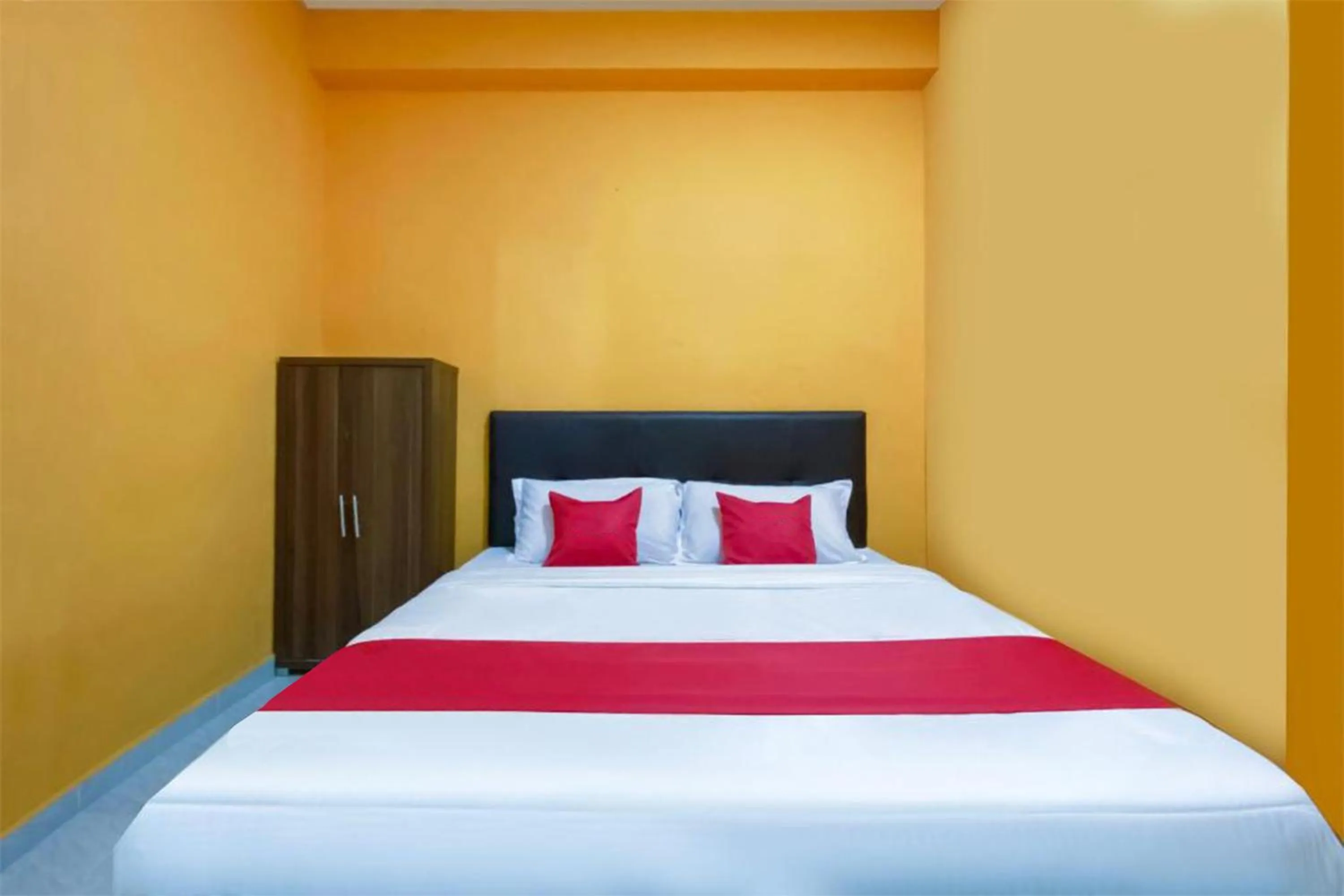 Bed in Coop Hotel Kangar