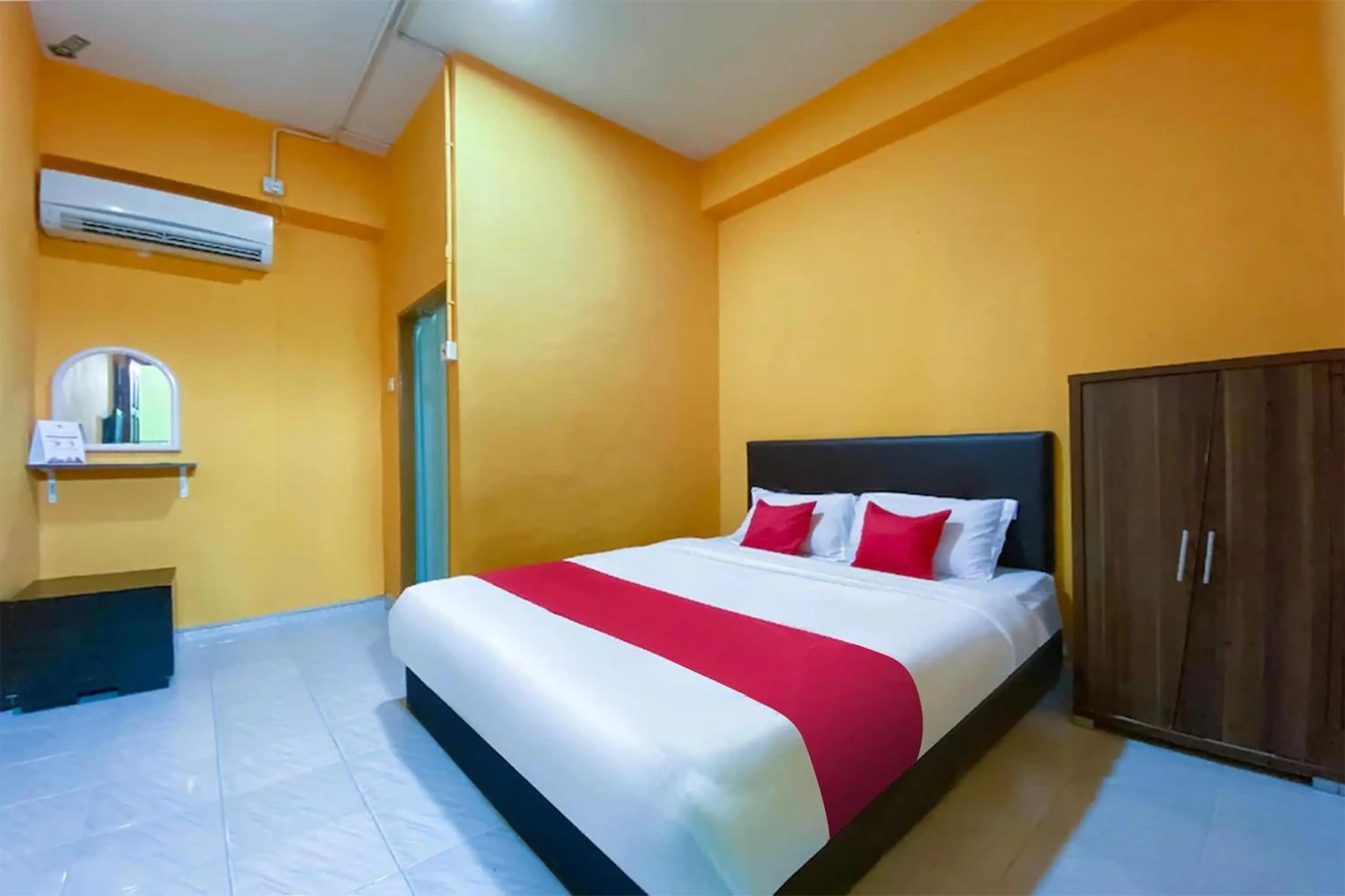Bed in Coop Hotel Kangar