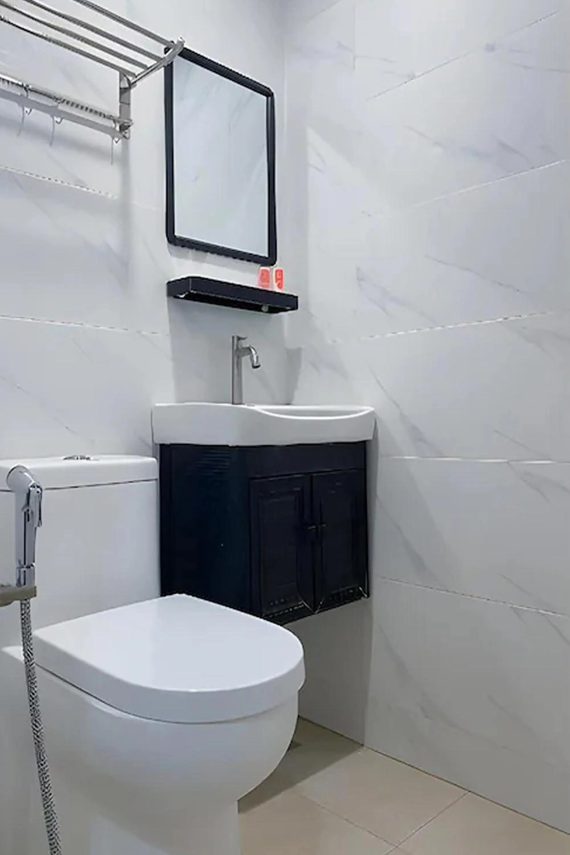 Bathroom in Coop Hotel Kangar