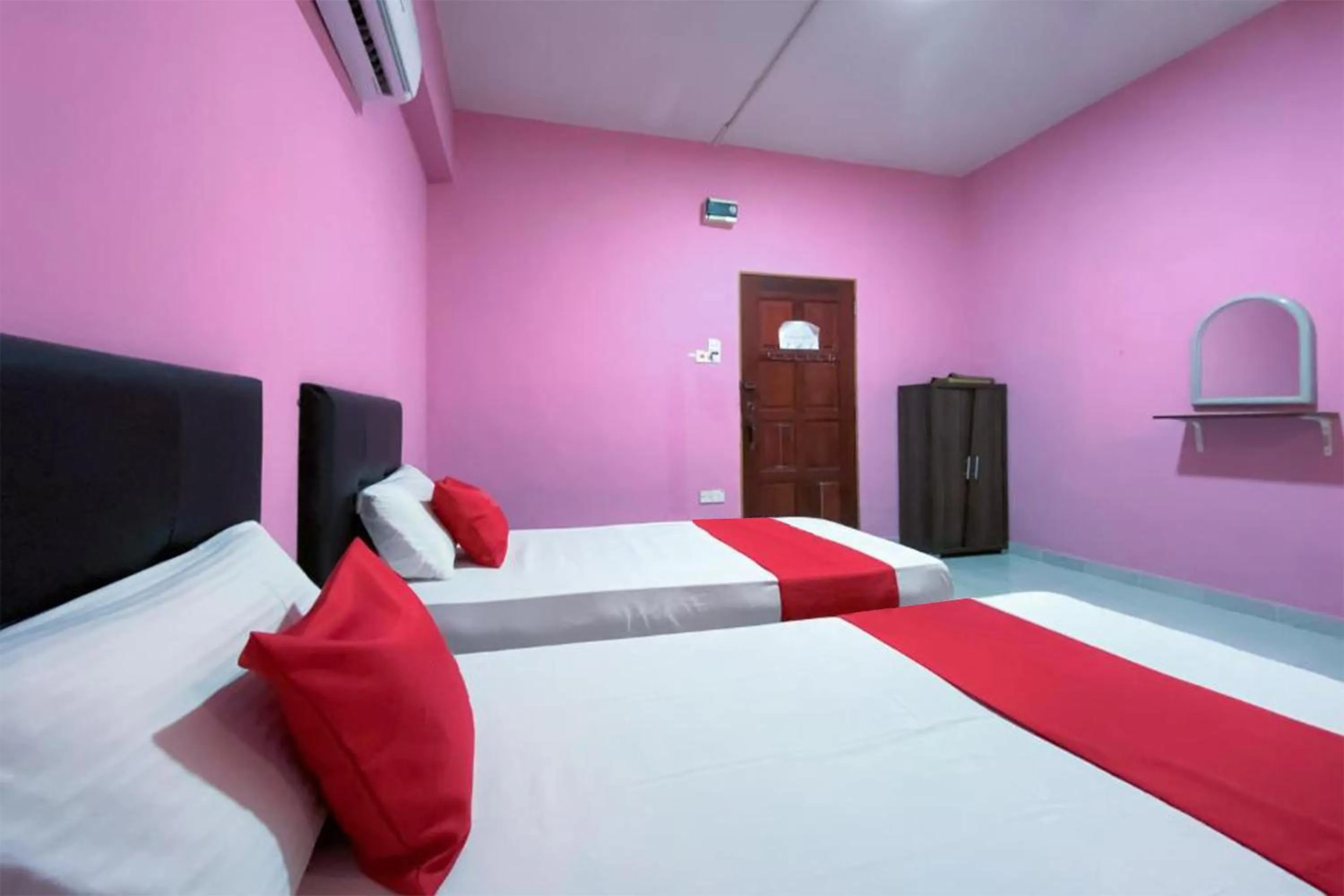 Bedroom, Bed in Coop Hotel Kangar