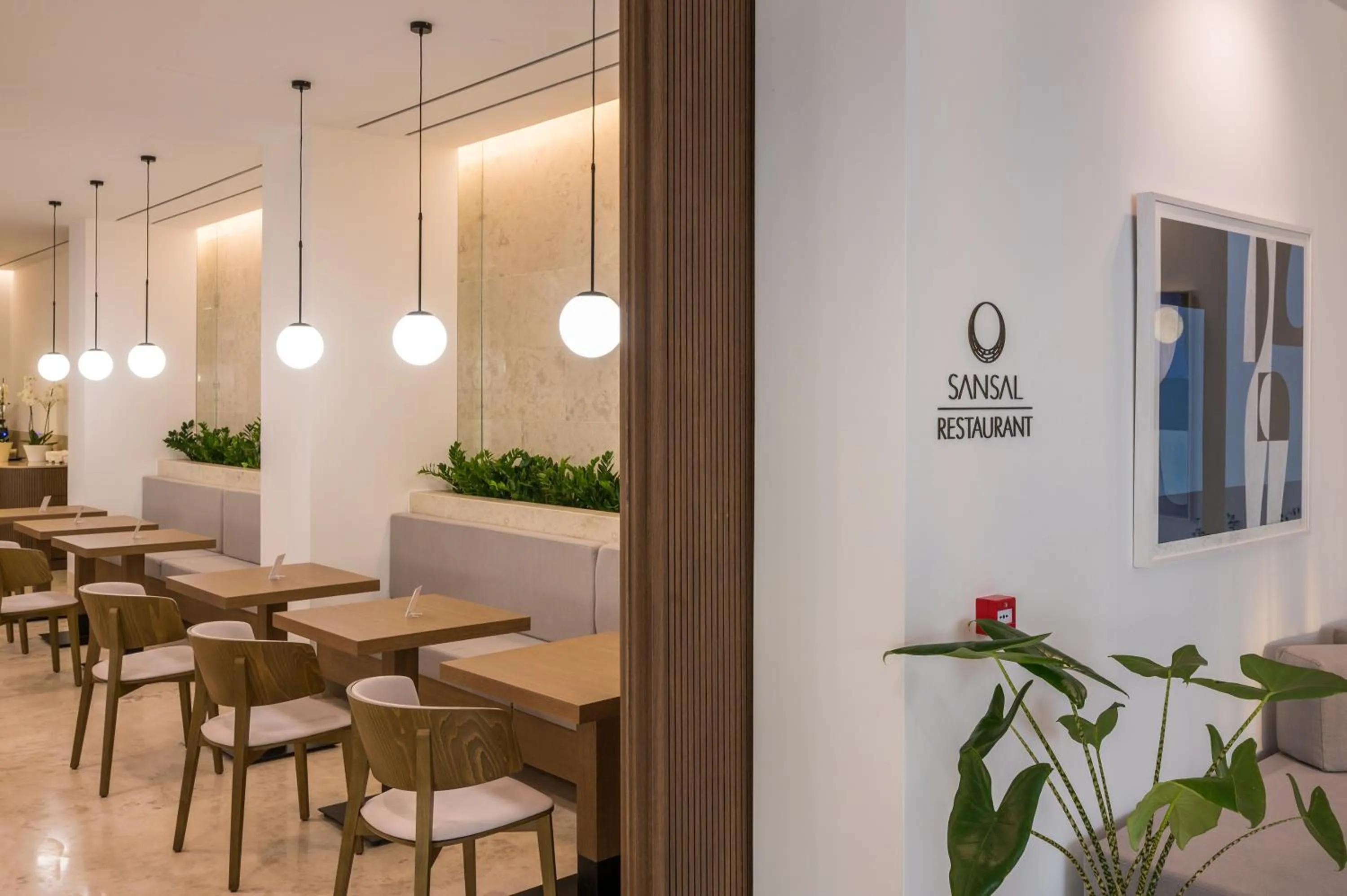 Restaurant/places to eat in SanSal Boutique Hotel