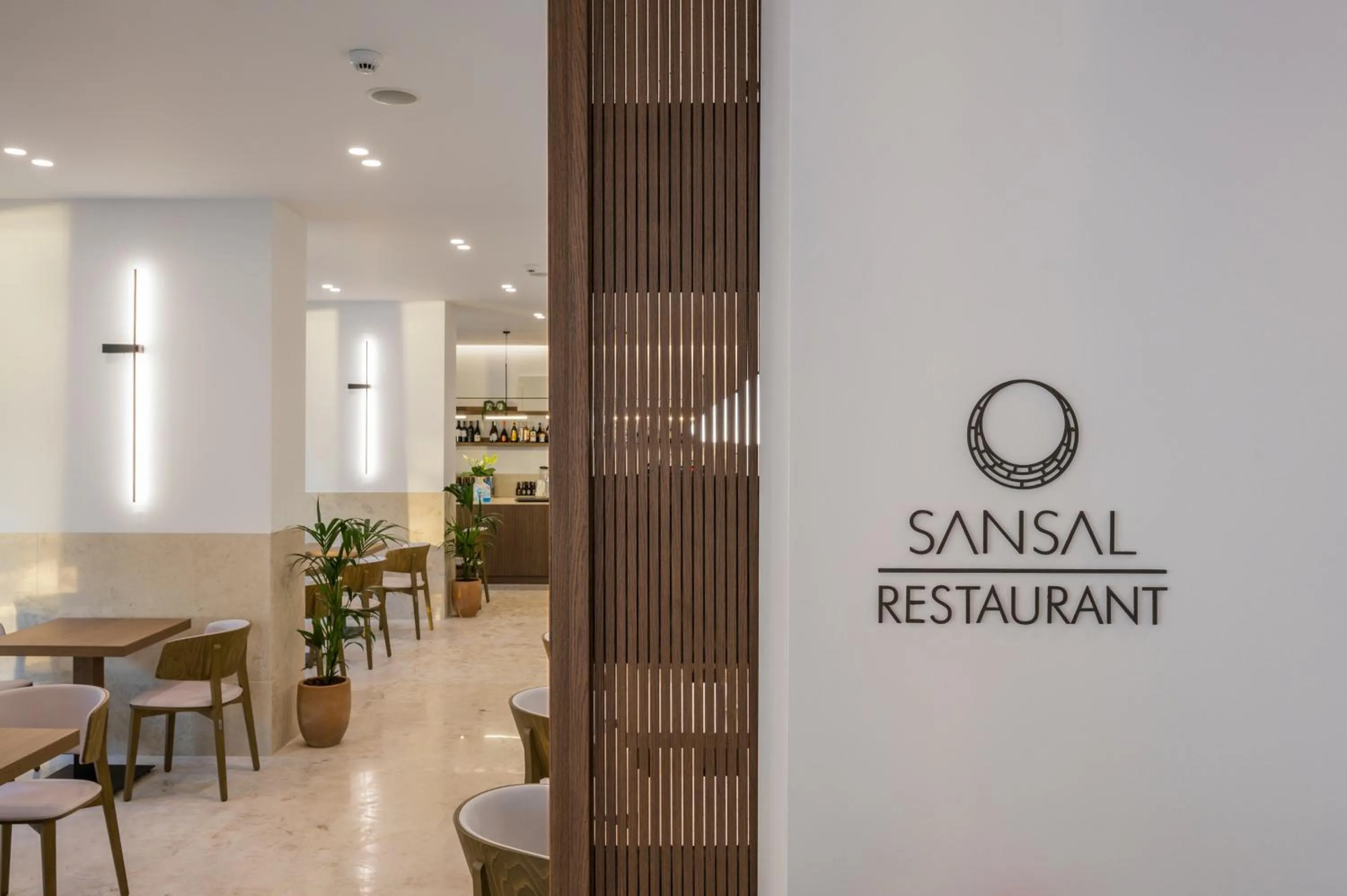 Restaurant/places to eat in SanSal Boutique Hotel