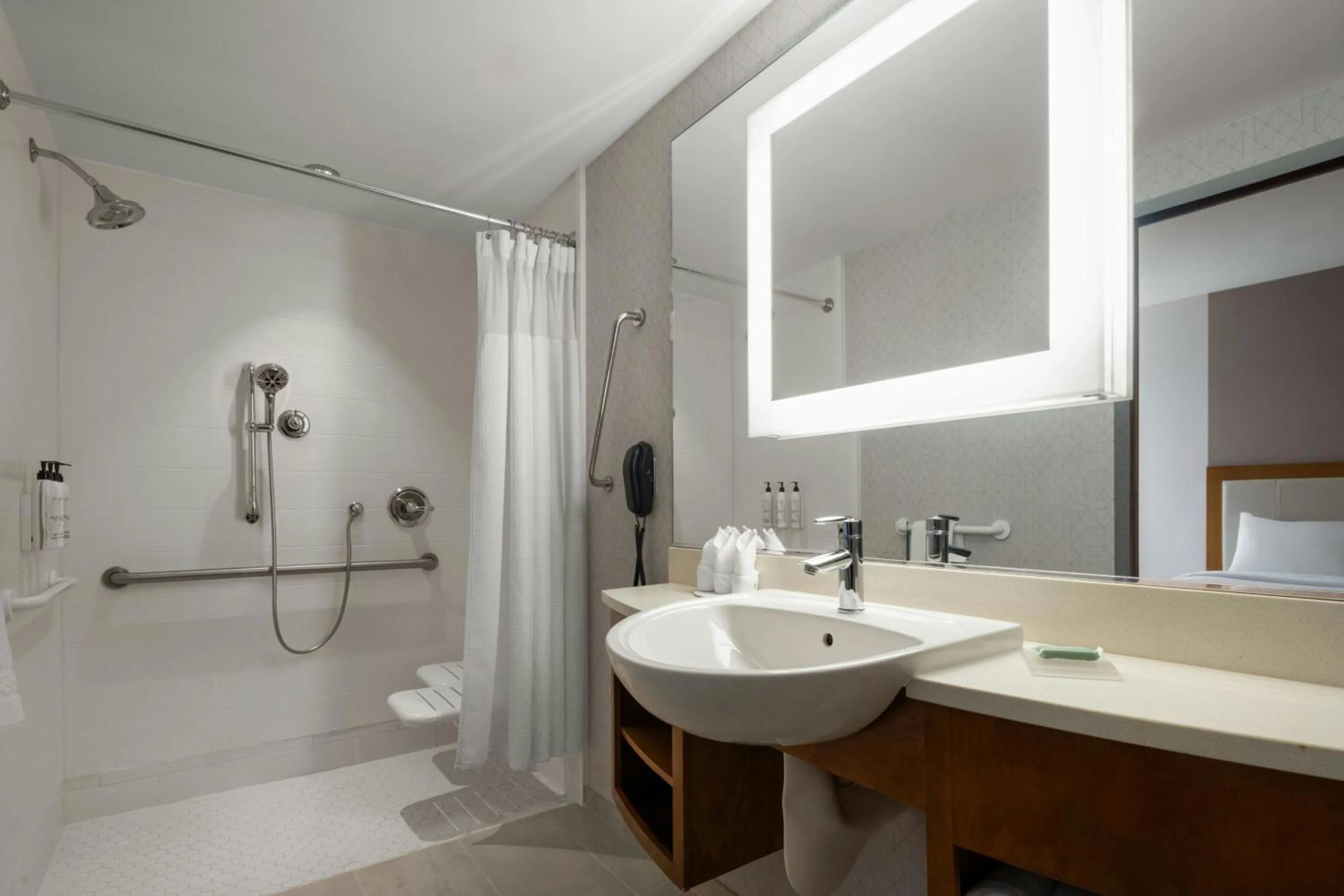 Bathroom in SpringHill Suites by Marriott Voorhees Mt. Laurel/Cherry Hill