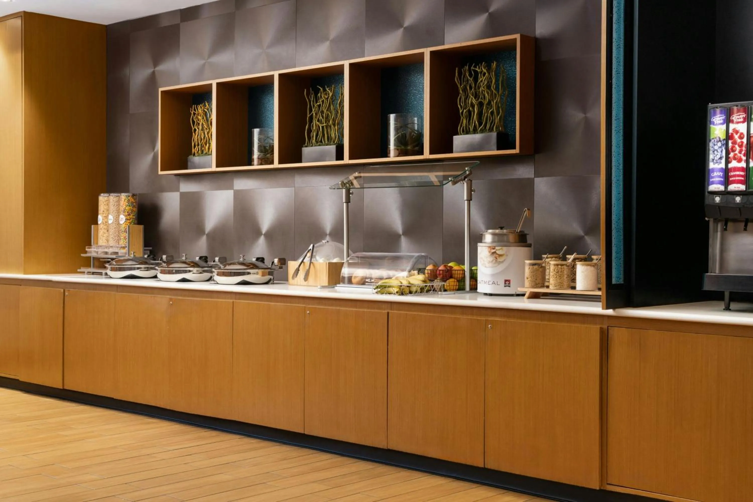 Breakfast in SpringHill Suites by Marriott Voorhees Mt. Laurel/Cherry Hill