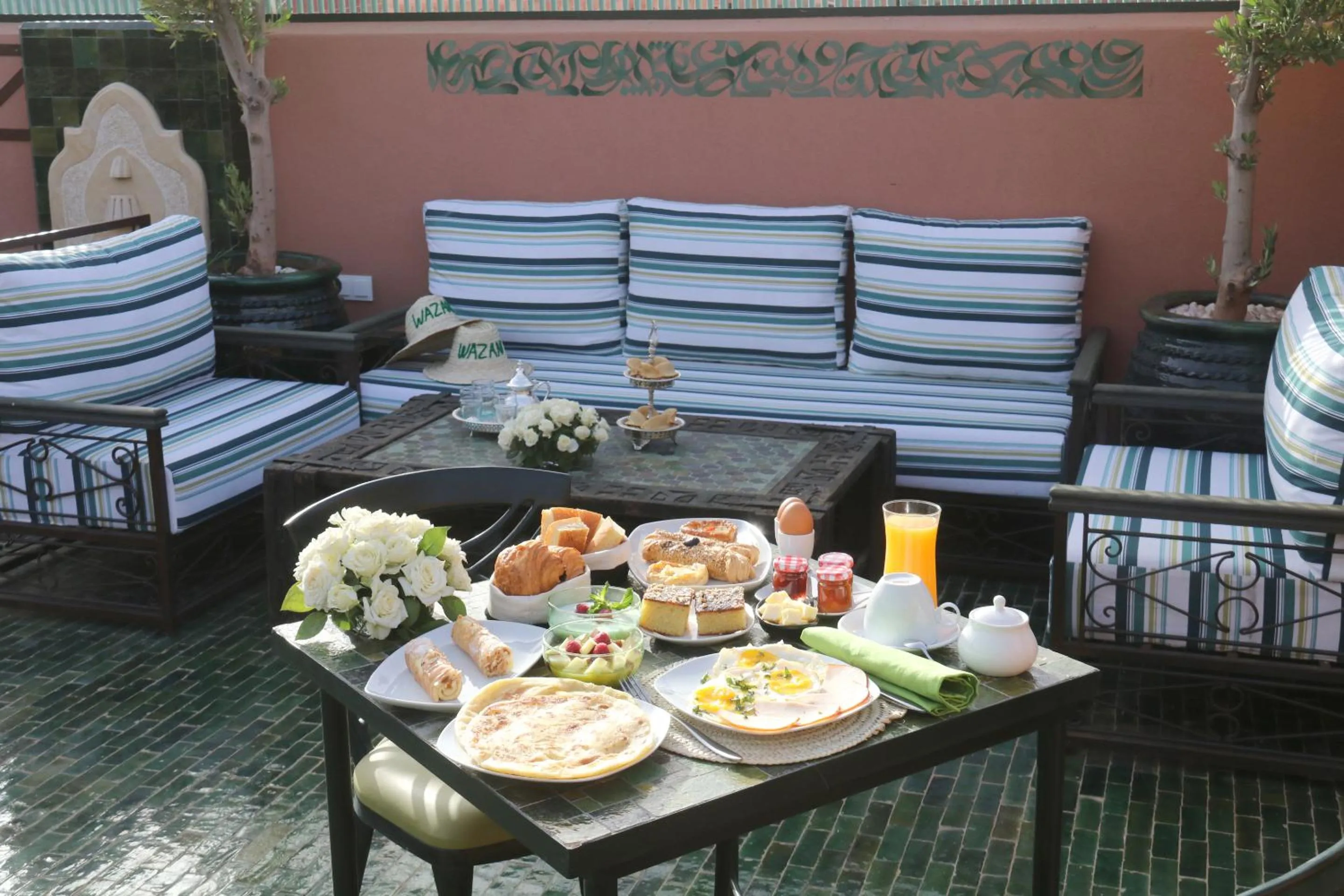 Food and drinks in Riad Wazani Square & SPA