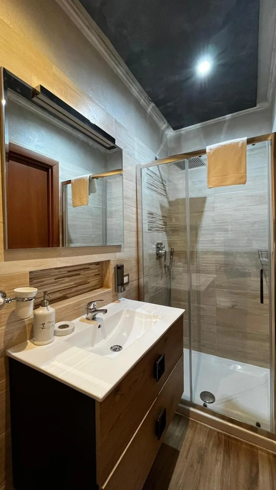 Shower in Da Vinci