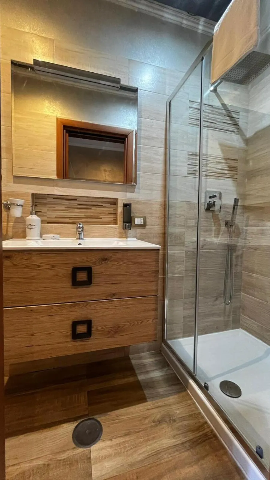 Shower in Da Vinci