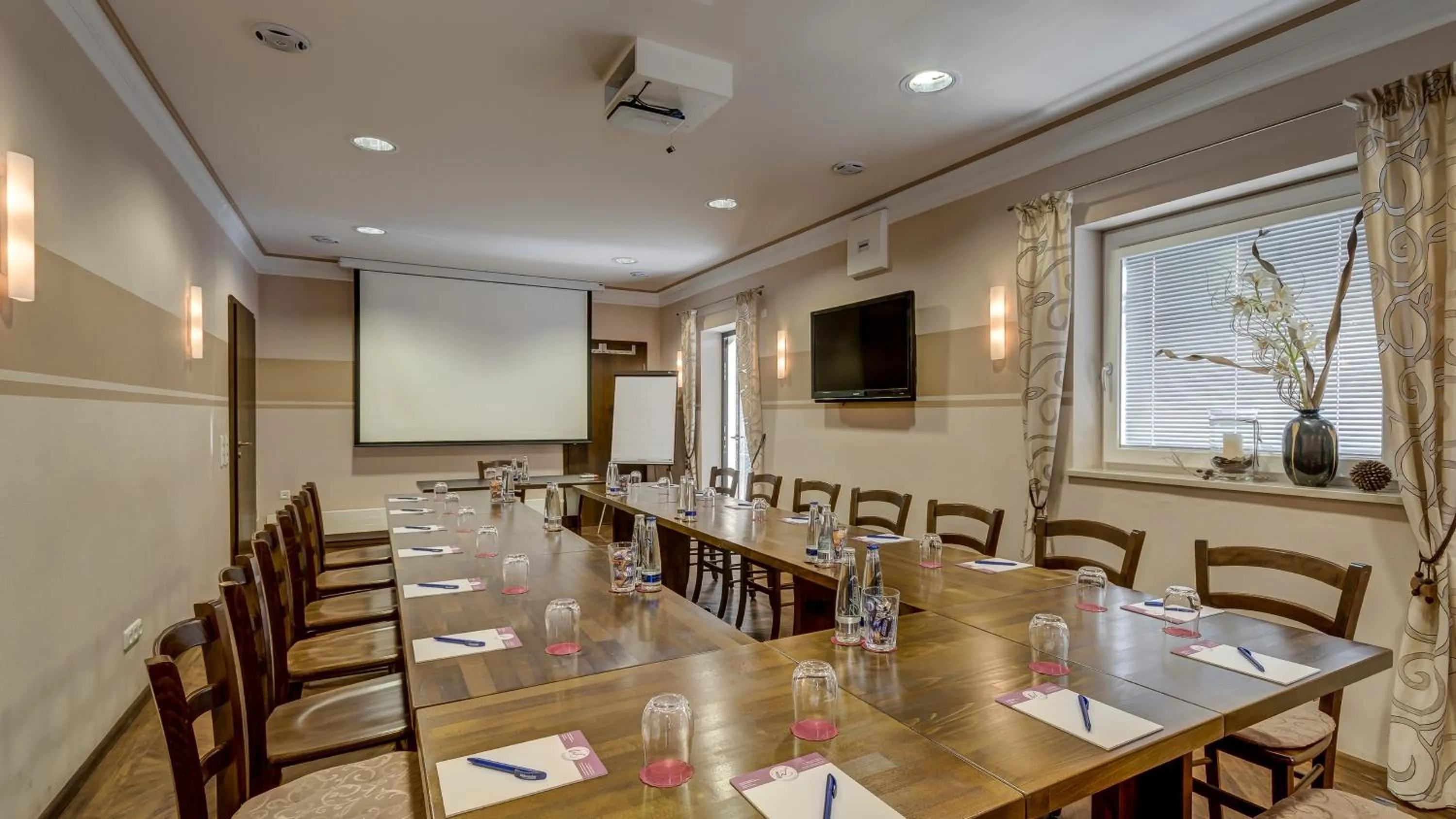 Business facilities in Hotel Restaurant Weihenstephaner Stuben