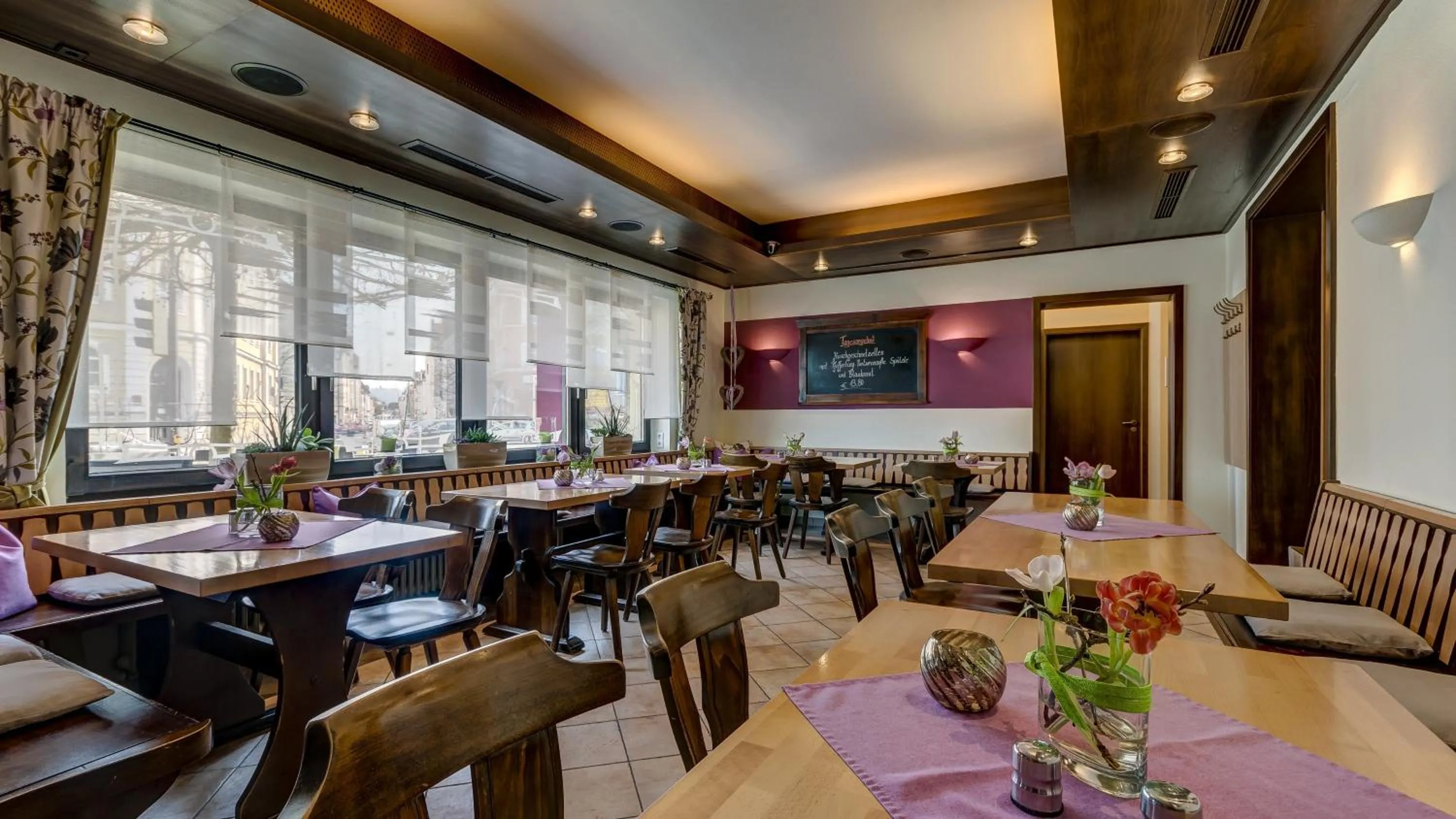 Restaurant/places to eat in Hotel Restaurant Weihenstephaner Stuben