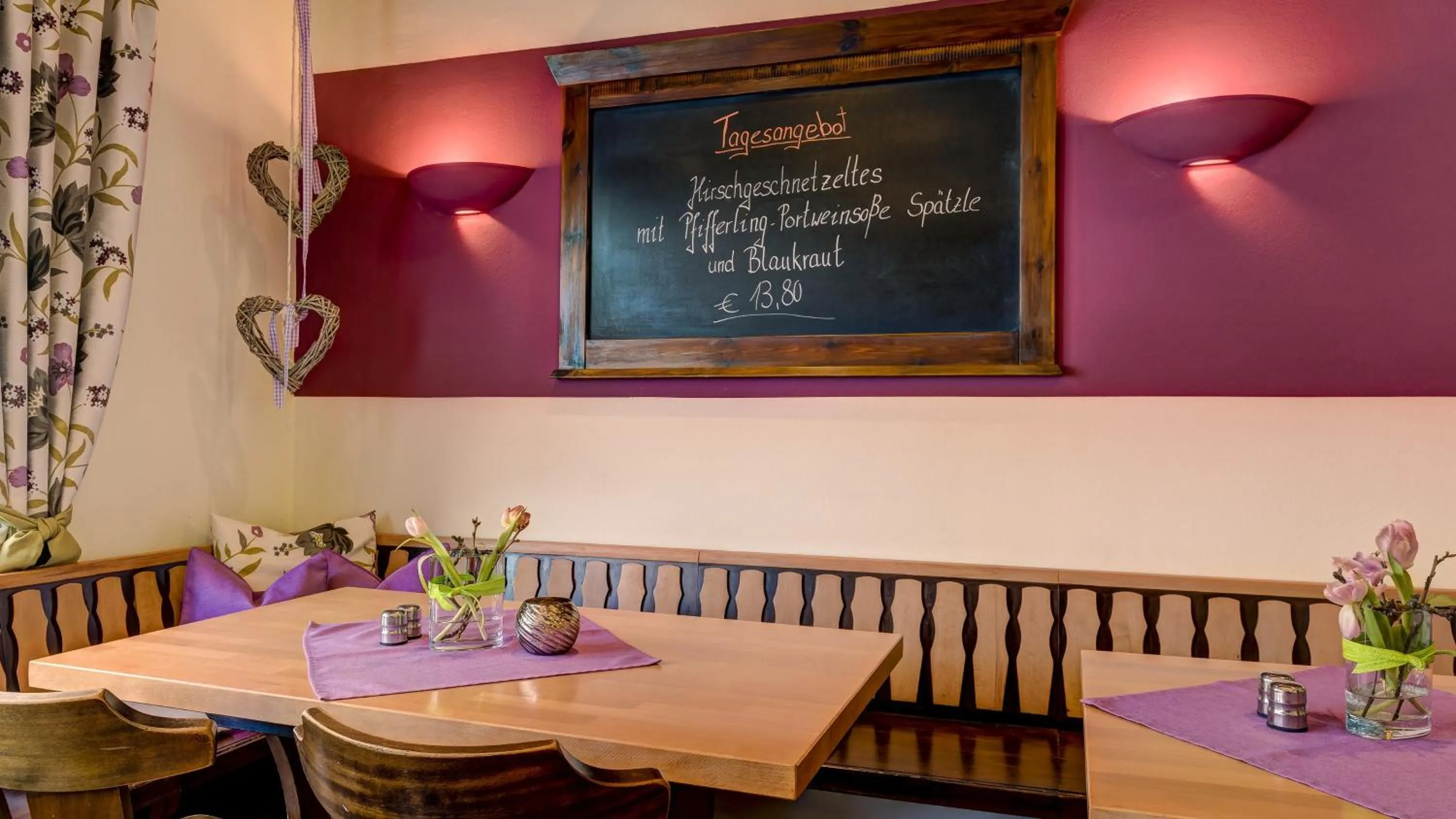 Restaurant/places to eat in Hotel Restaurant Weihenstephaner Stuben