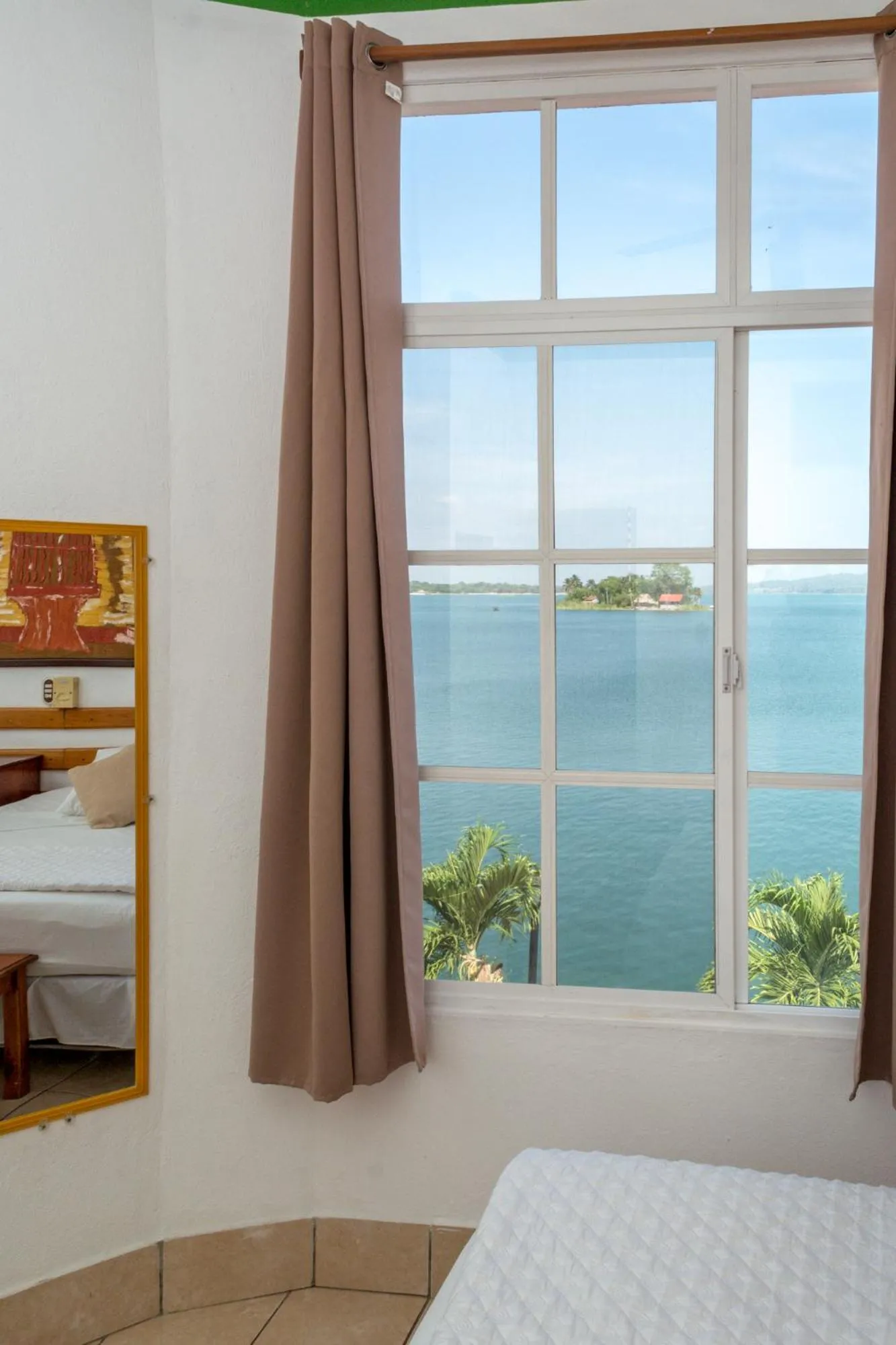 Lake view, Bed in Hotel Casa Amelia