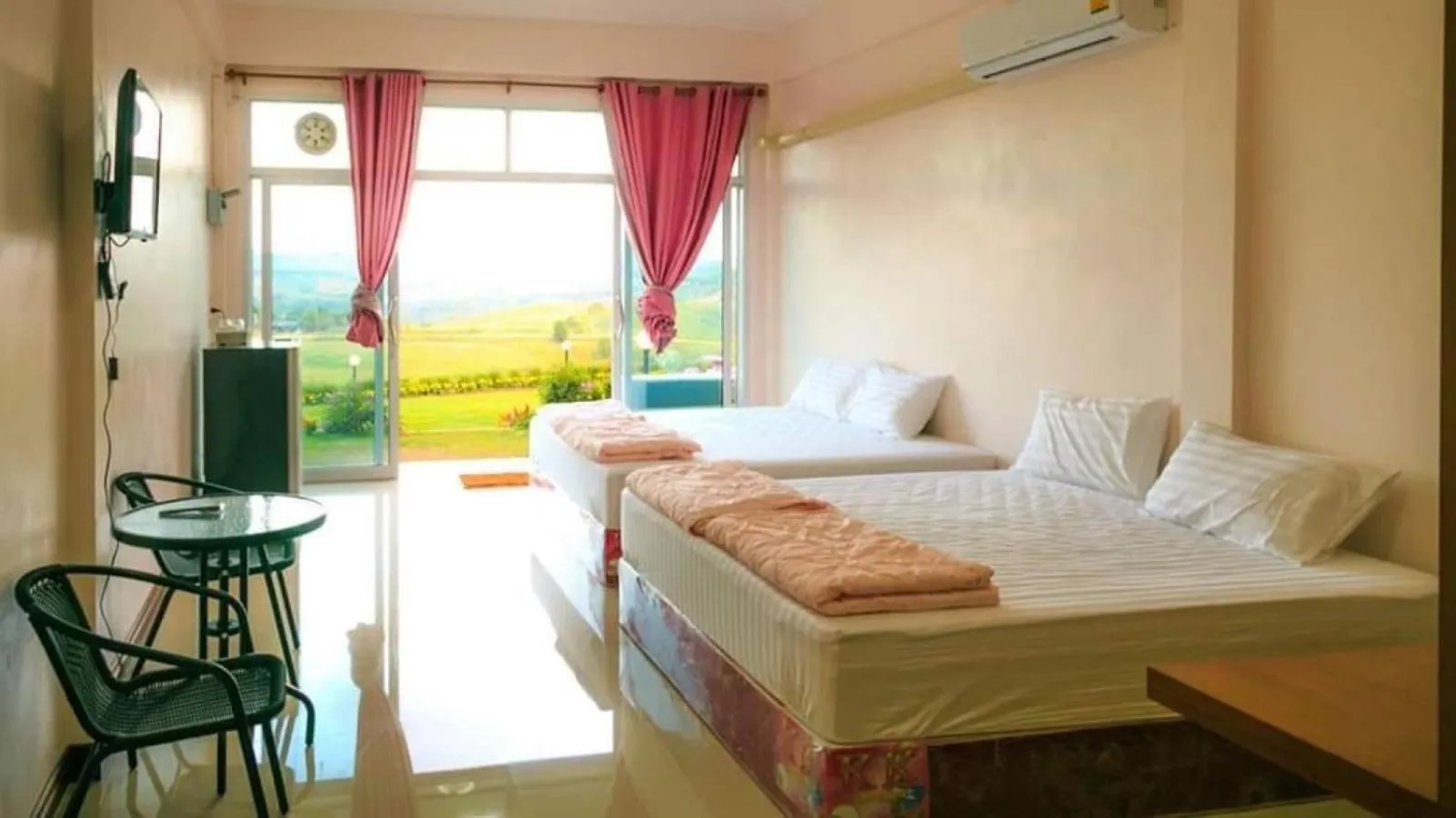 Photo of the whole room in Phuyafahsai The Resort Khao Kho