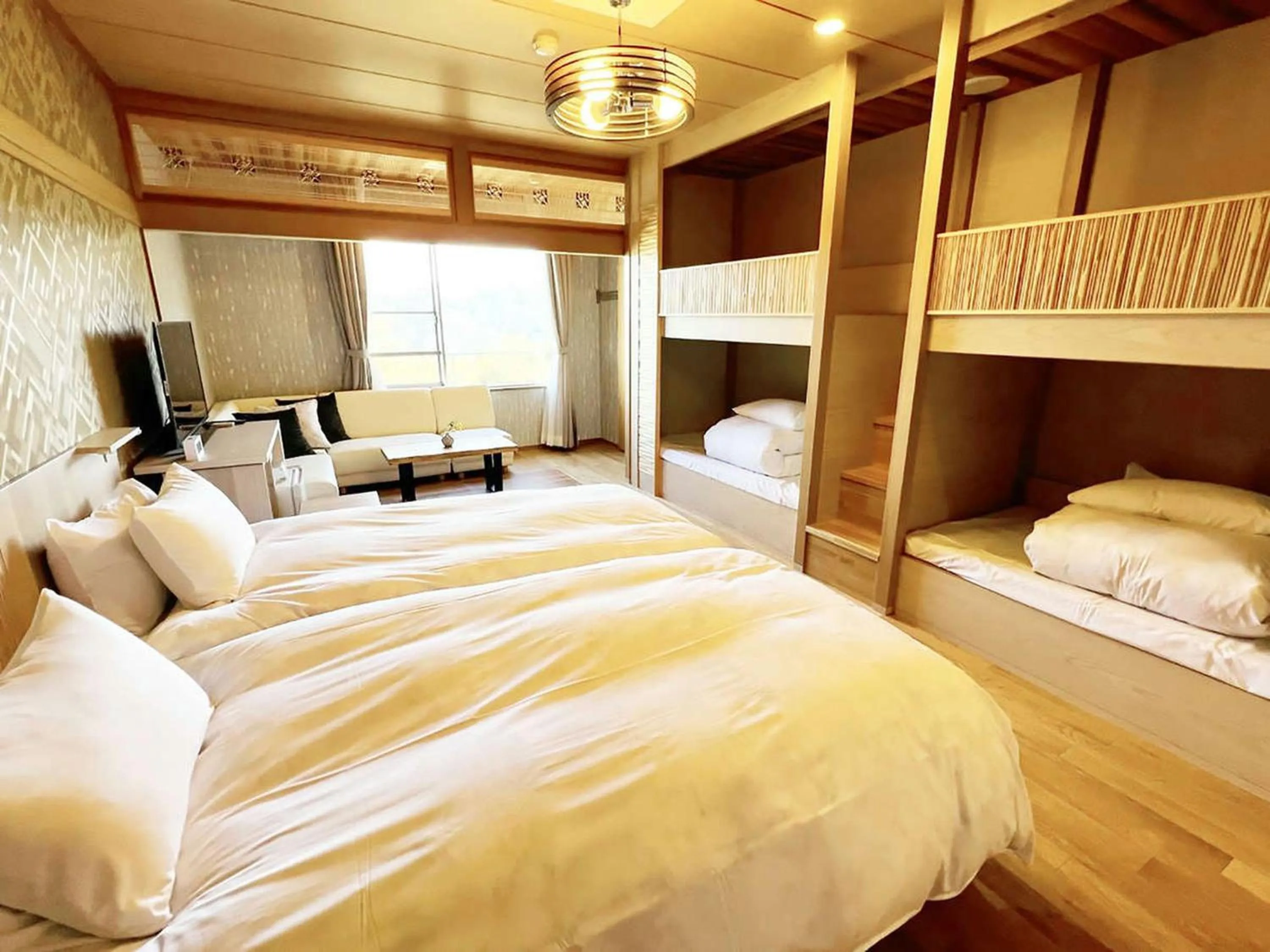 Bed in Ikoi no Mura Heritage Minoyama