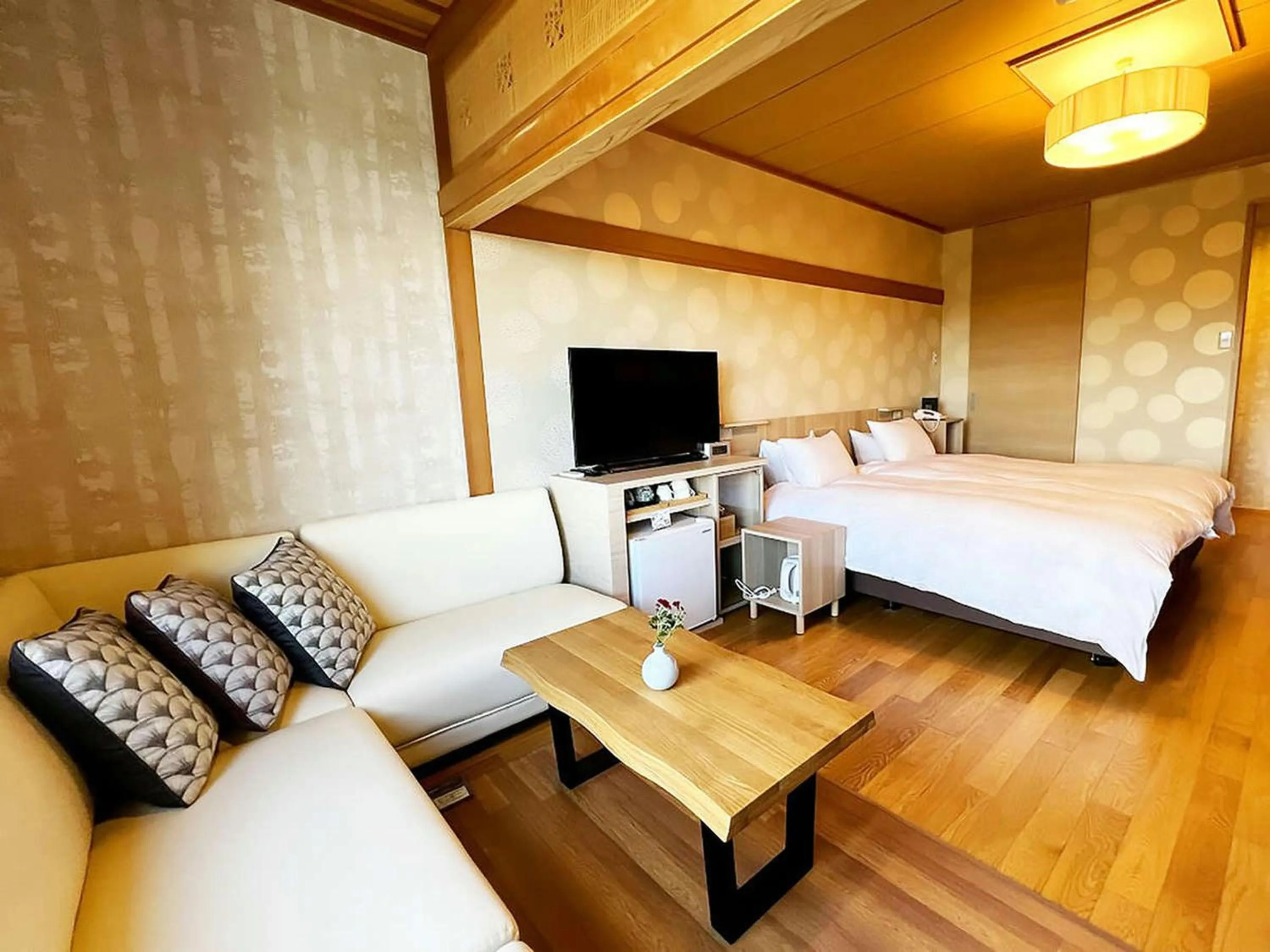 Bed in Ikoi no Mura Heritage Minoyama