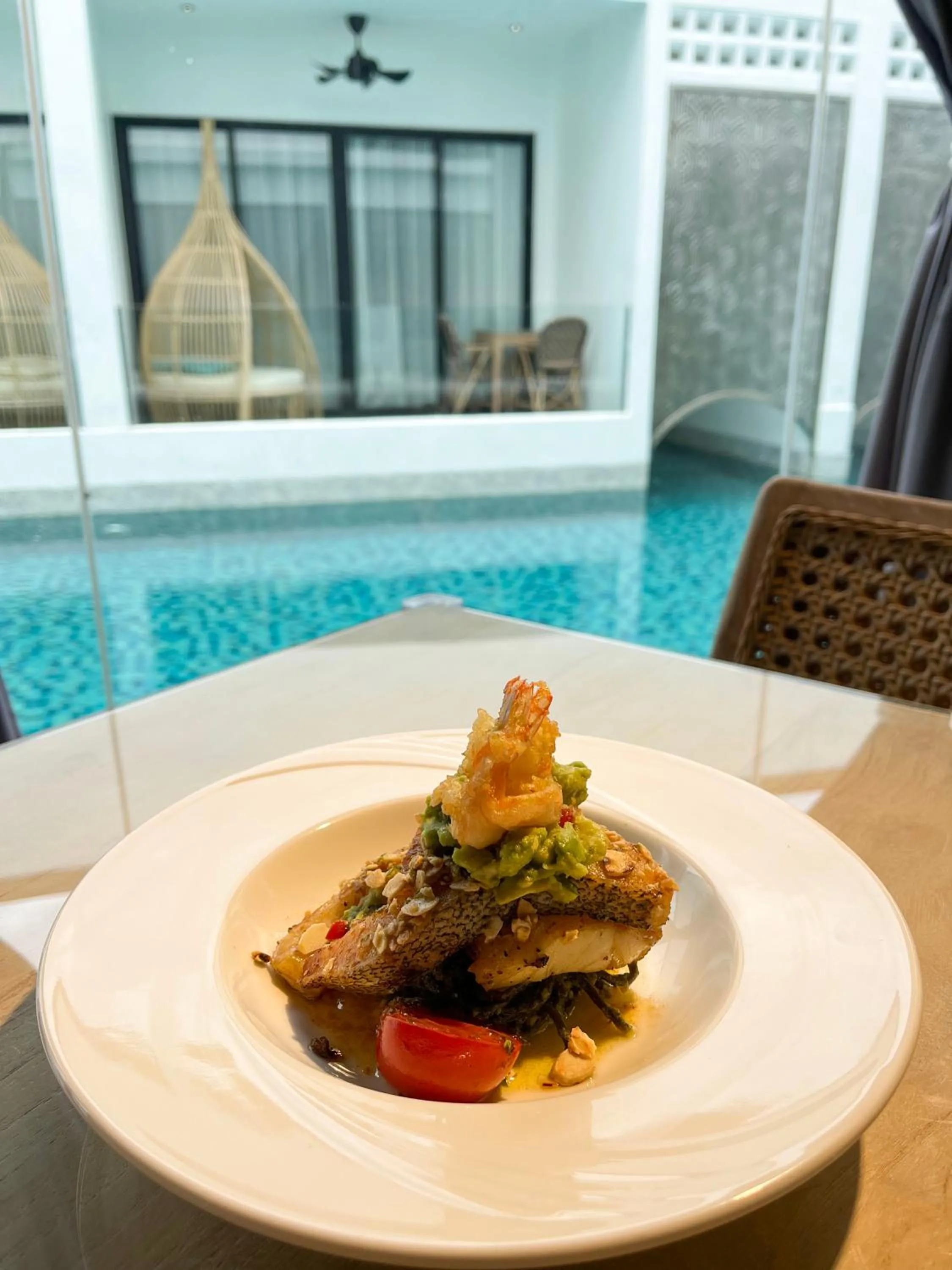 Restaurant/places to eat in La Villa Langkawi - Private Pool