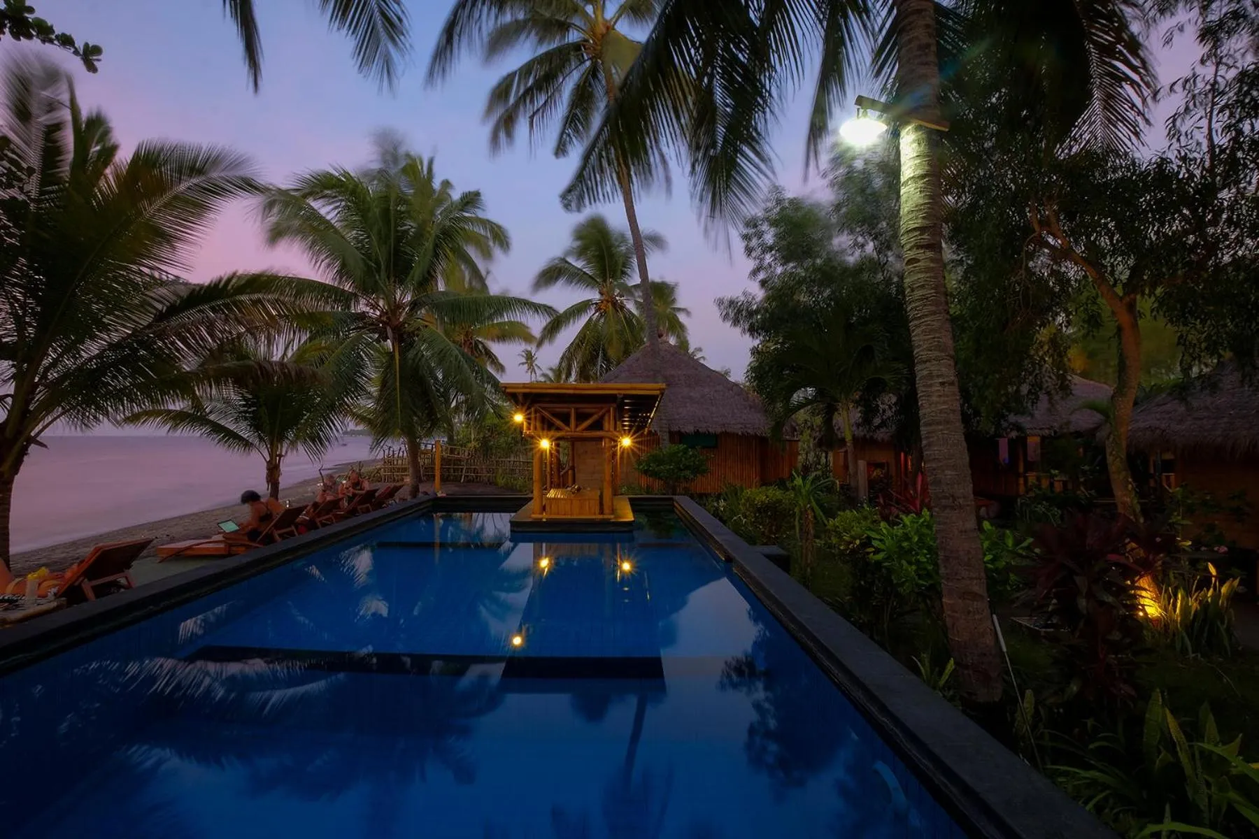 Swimming pool in Rinjani Beach Eco Resort