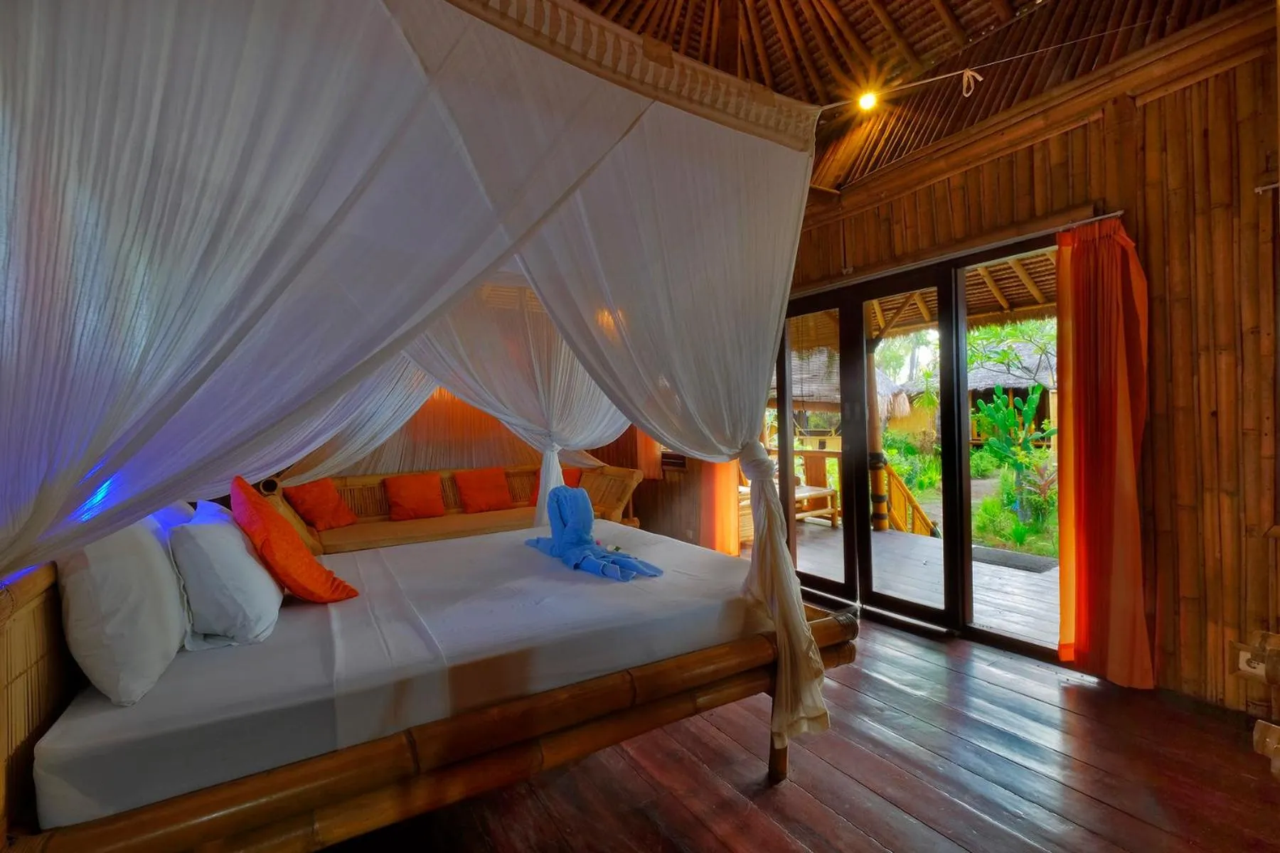Bed in Rinjani Beach Eco Resort