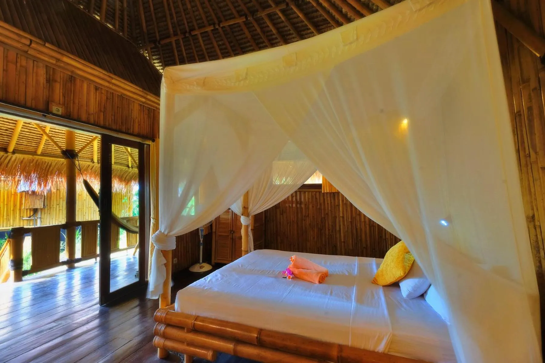 Bed in Rinjani Beach Eco Resort