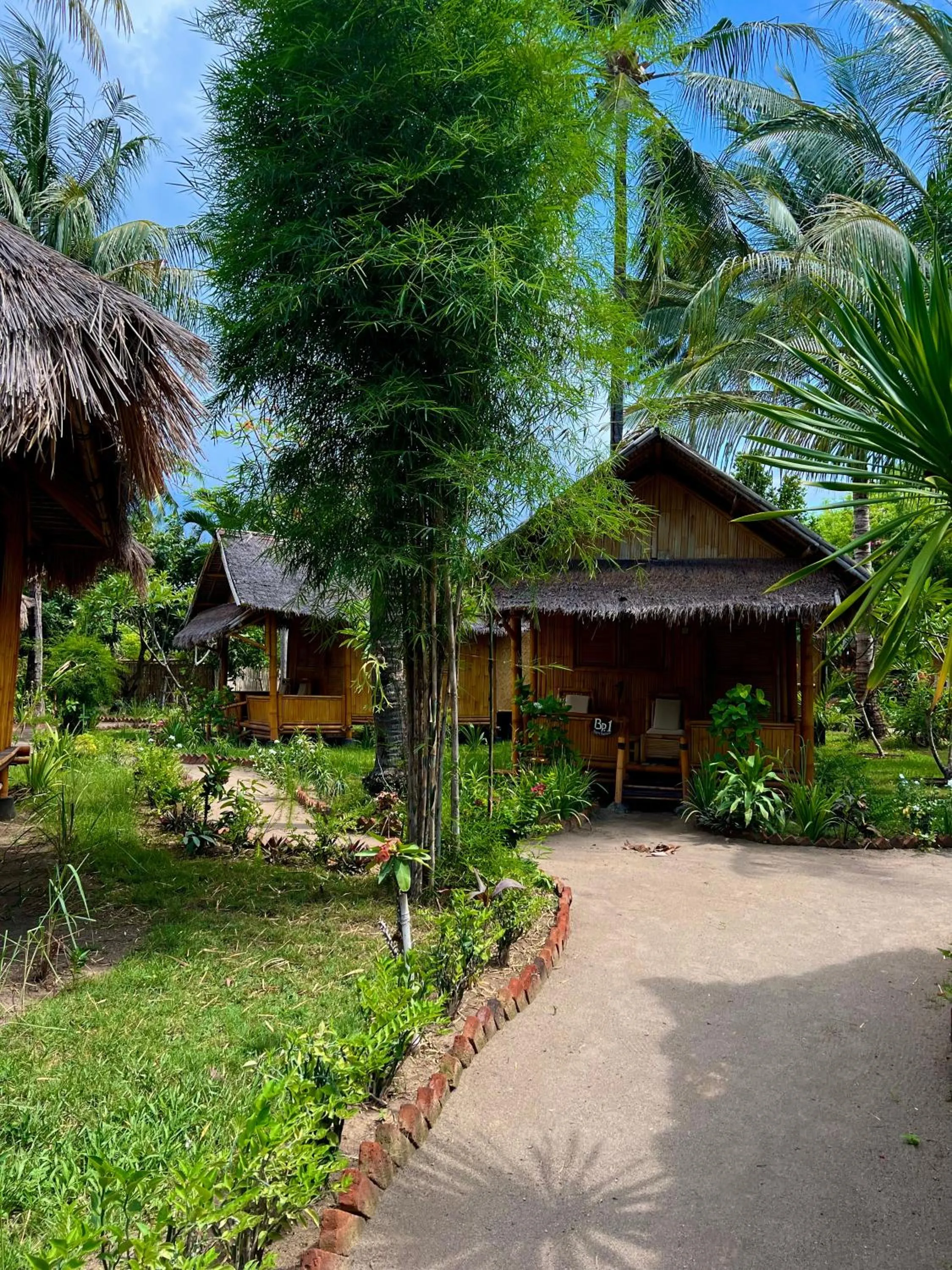Garden in Rinjani Beach Eco Resort