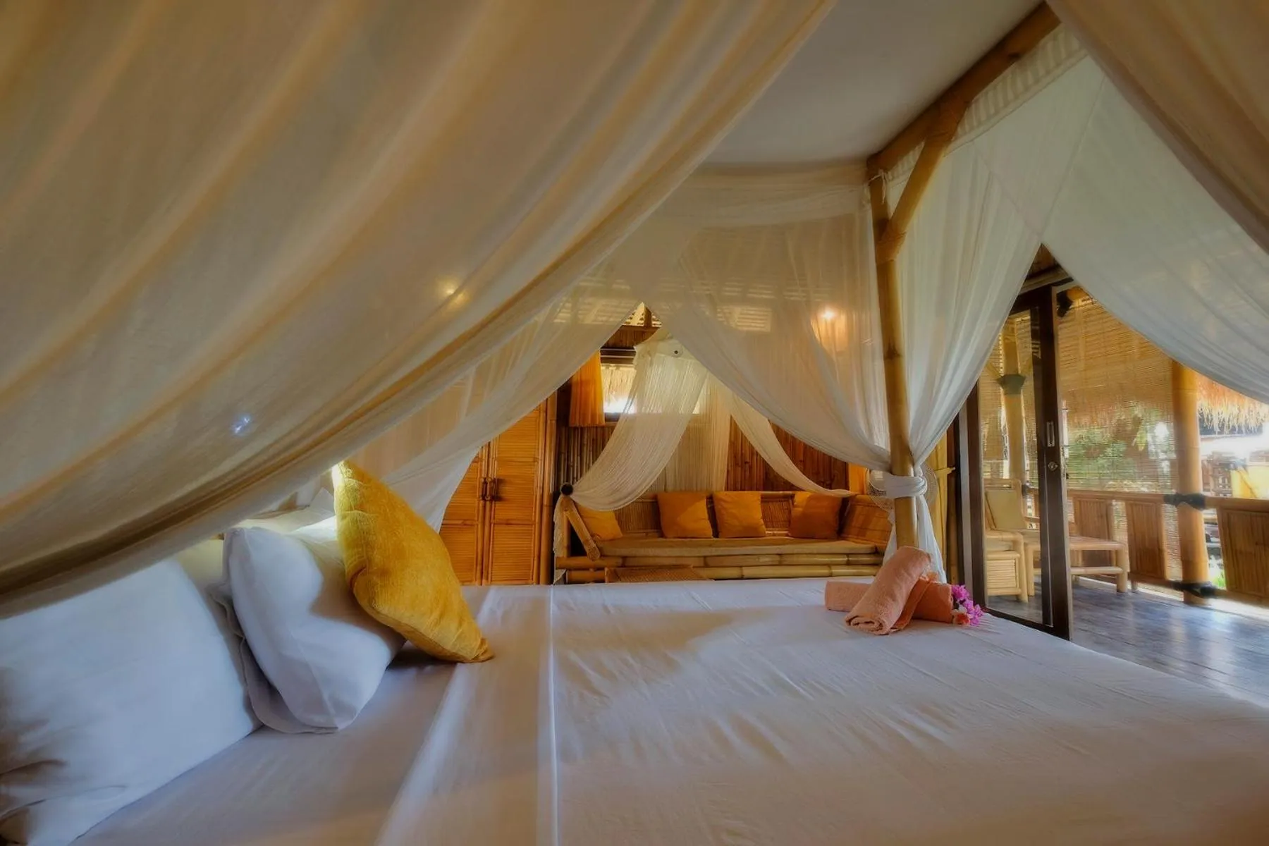 Bed in Rinjani Beach Eco Resort